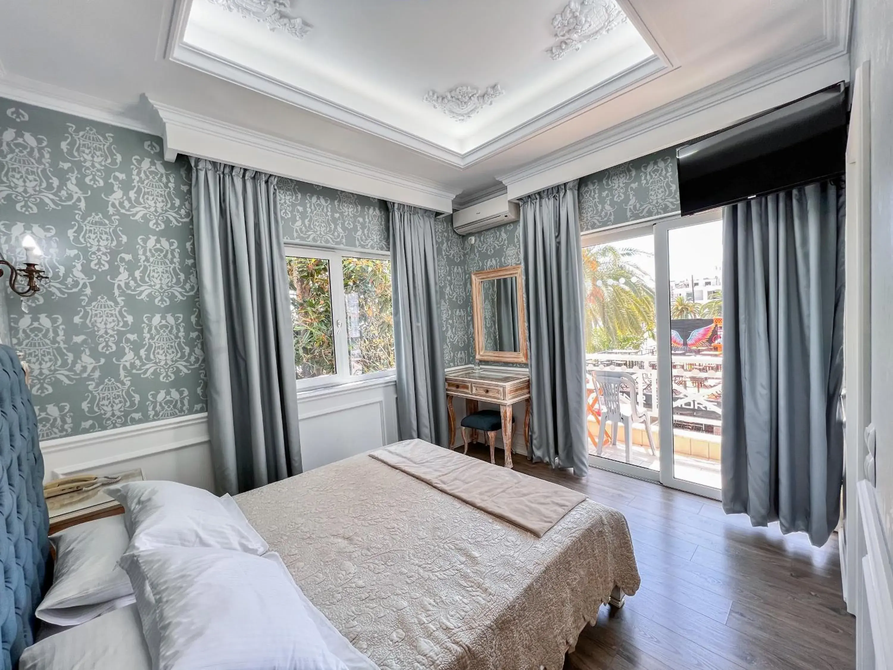 Deluxe Double Room with Side Sea View in Porto Eda Hotel Deluxe Double Room with Side Sea View in Porto Eda Hotel