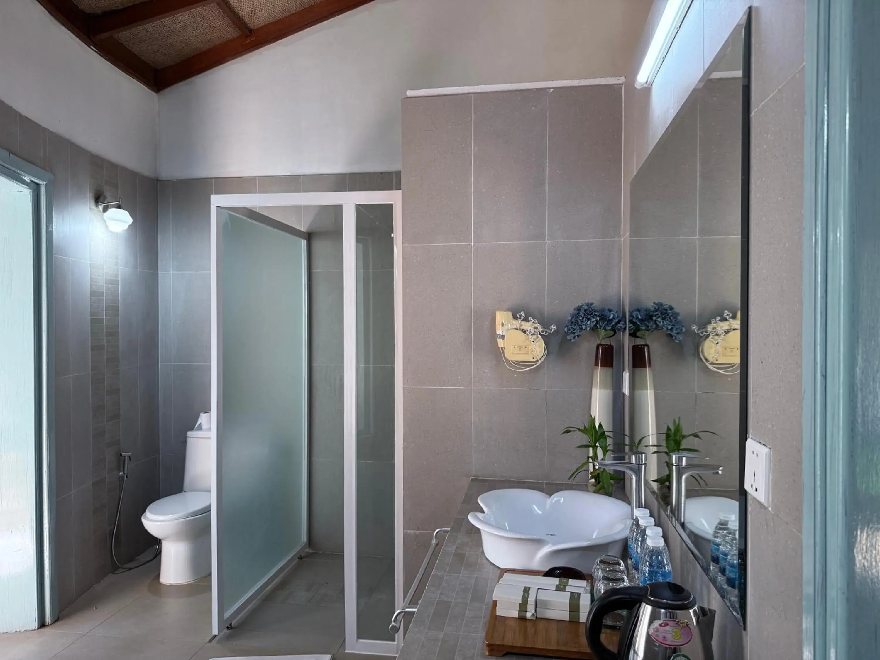 Deluxe Twin Garden View in Nataya Round House Coral Bay Resort Deluxe Twin Garden View in Nataya Round House Coral Bay Resort