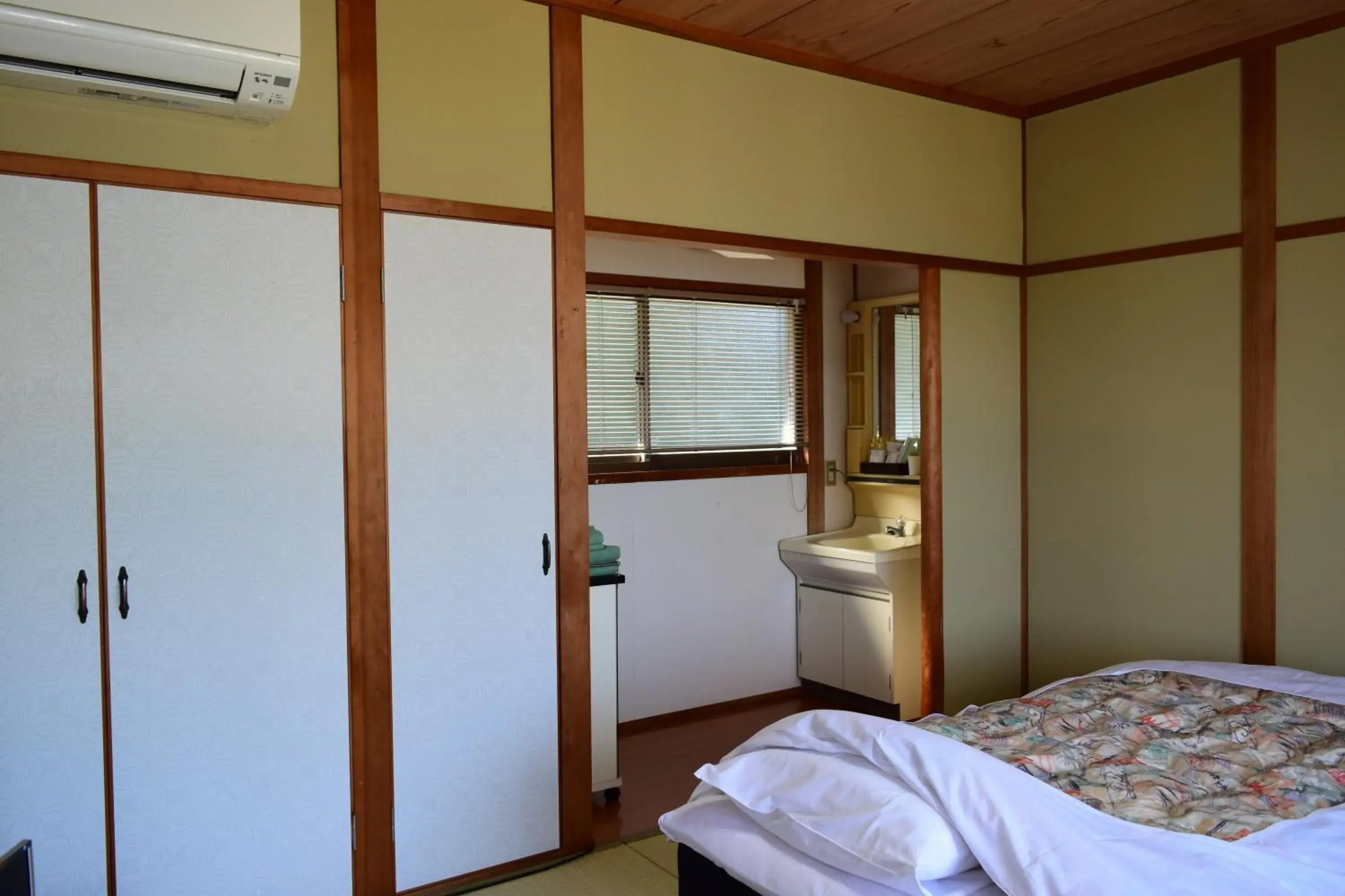 Family Room with Shared Bathroom and Toilet in Sea Tiger Island Inn Shodoshima Family Room with Shared Bathroom and Toilet in Sea Tiger Island Inn Shodoshima