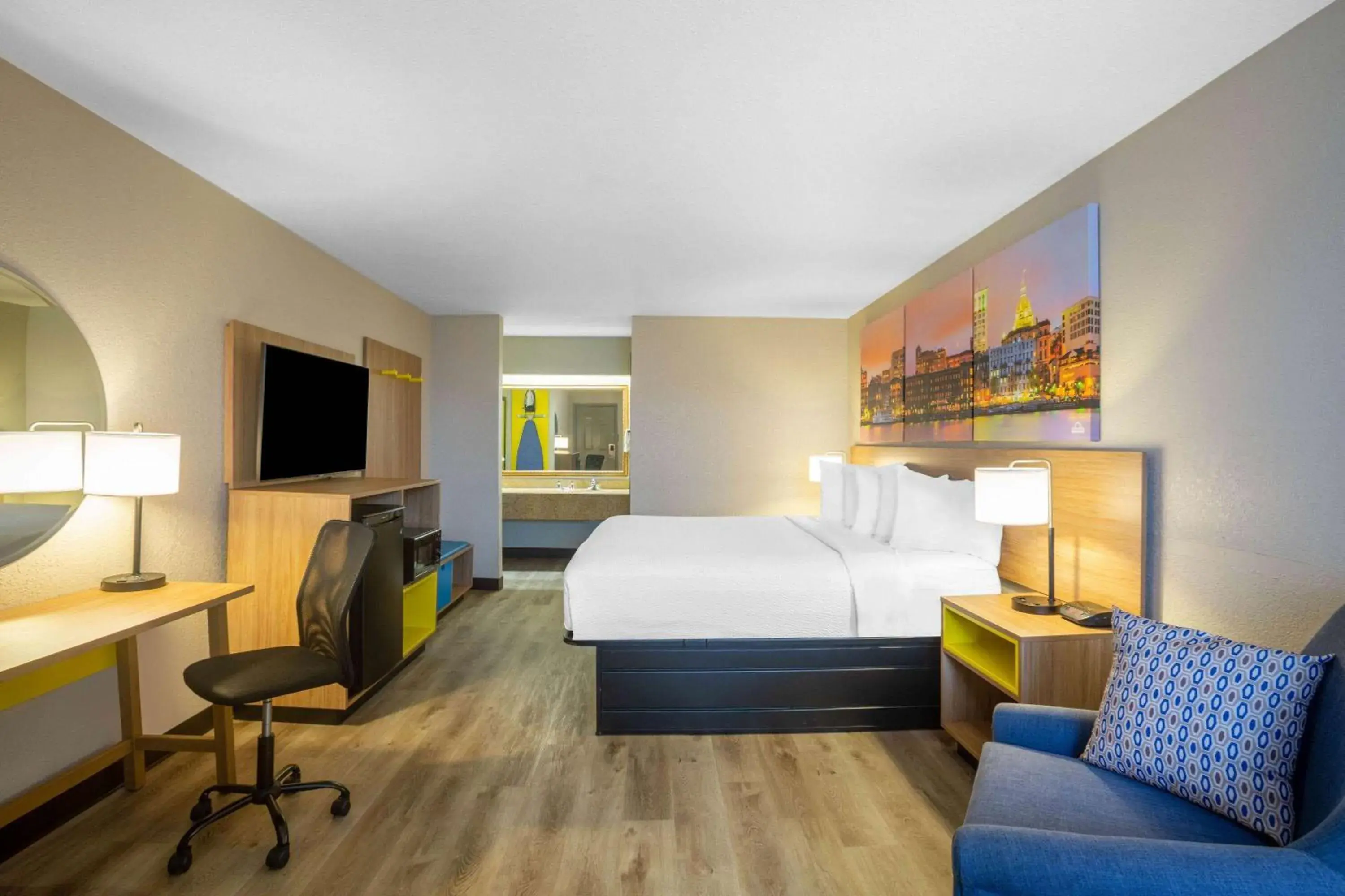 Queen Room - Non-Smoking in Days Inn by Wyndham Minot Queen Room - Non-Smoking in Days Inn by Wyndham Minot