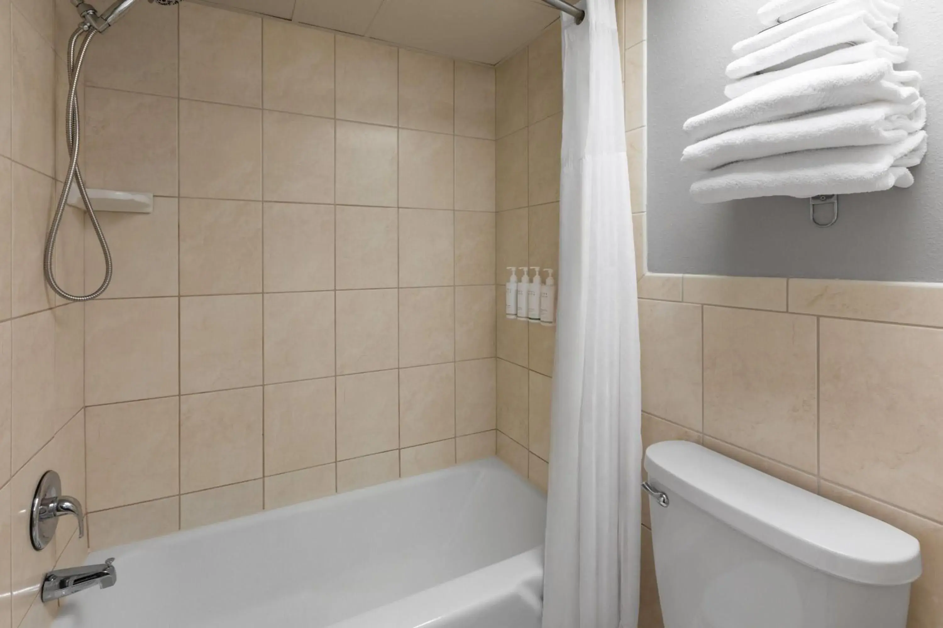 Deluxe King Room with Jetted Tub - Non-Smoking in Super 8 by Wyndham Traverse City Deluxe King Room with Jetted Tub - Non-Smoking in Super 8 by Wyndham Traverse City