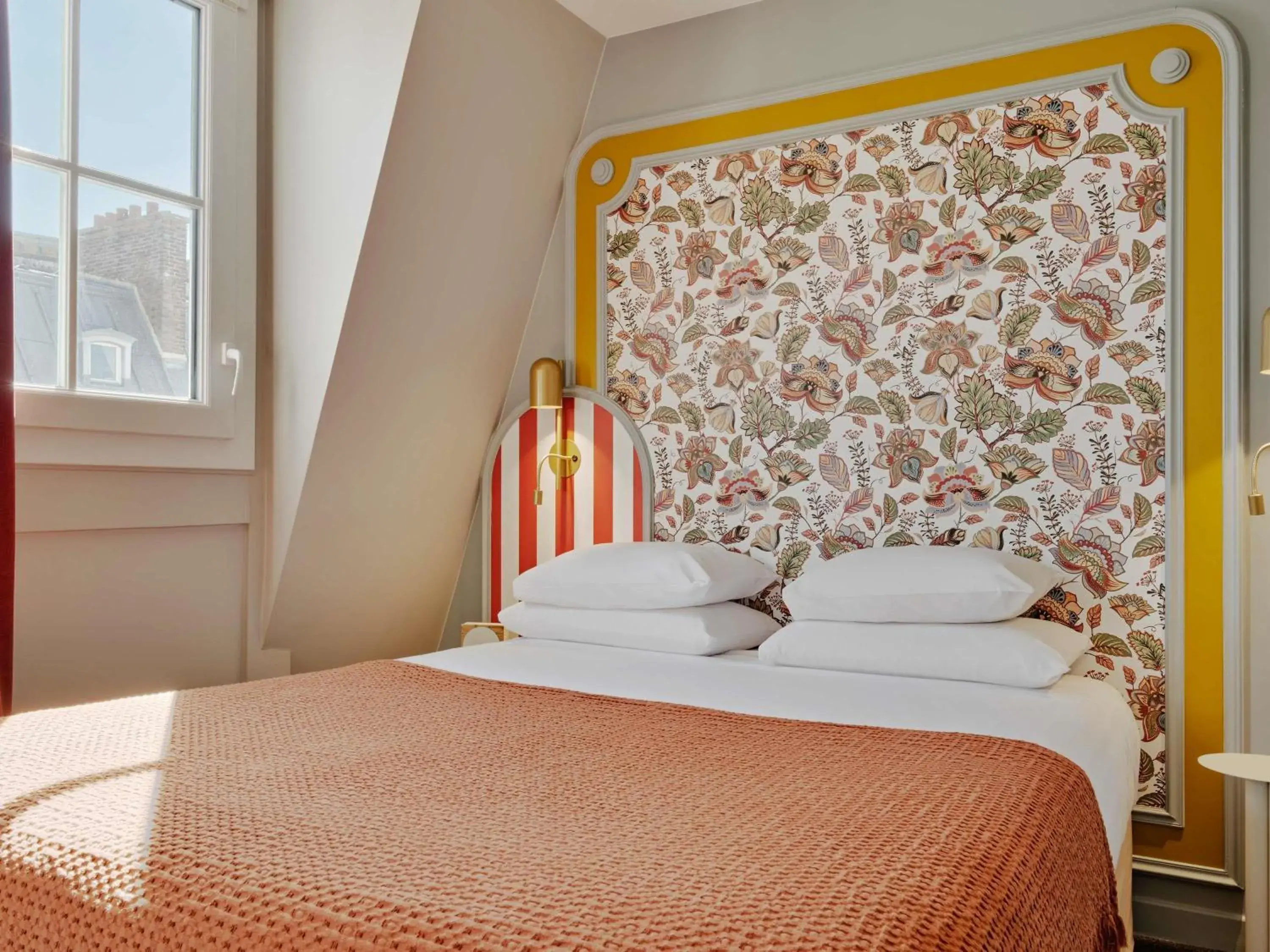 Privilege Double Room in Mercure Paris Notre Dame Saint Germain des Prés Privilege Double Room in Mercure Paris Notre Dame Saint Germain des Prés