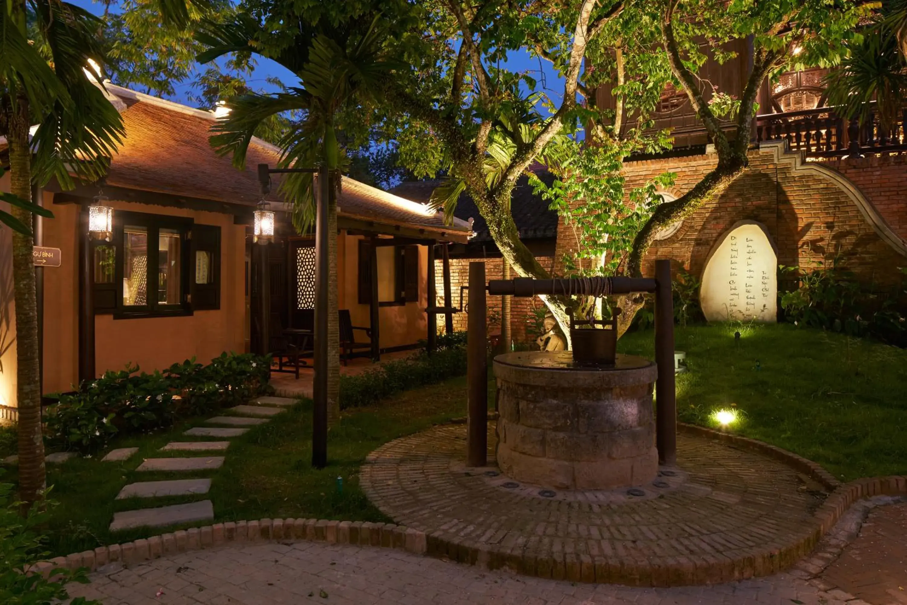 King Room with Pool View in Ancient Huế Garden Houses King Room with Pool View in Ancient Huế Garden Houses