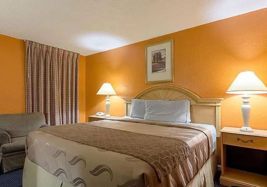 King Room - Smoking in Highway Inn King Room - Smoking in Highway Inn