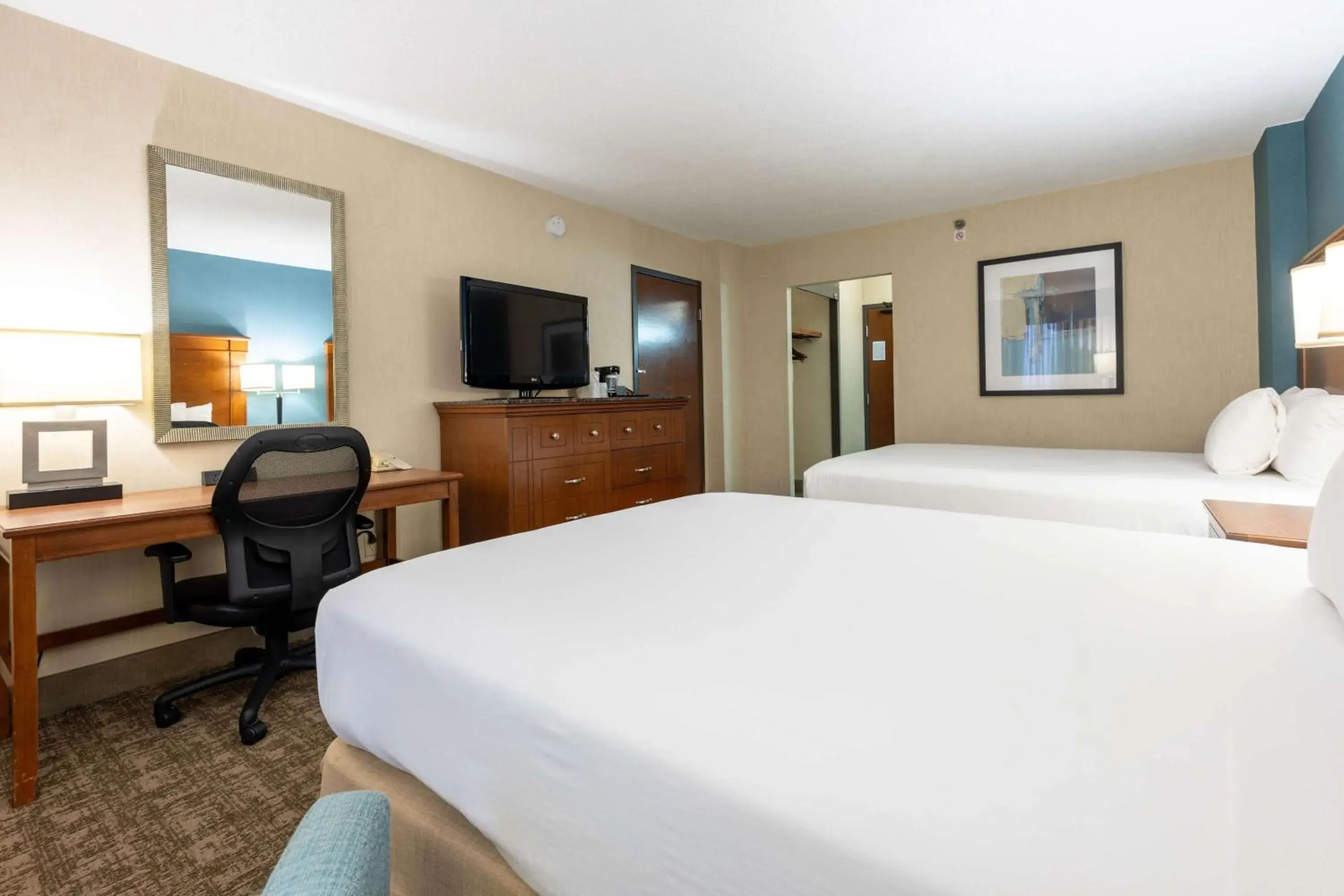 Deluxe Queen Room with Two Queen Beds - Non-Smoking in Pear Tree Inn St. Louis Near Union Station Deluxe Queen Room with Two Queen Beds - Non-Smoking in Pear Tree Inn St. Louis Near Union Station