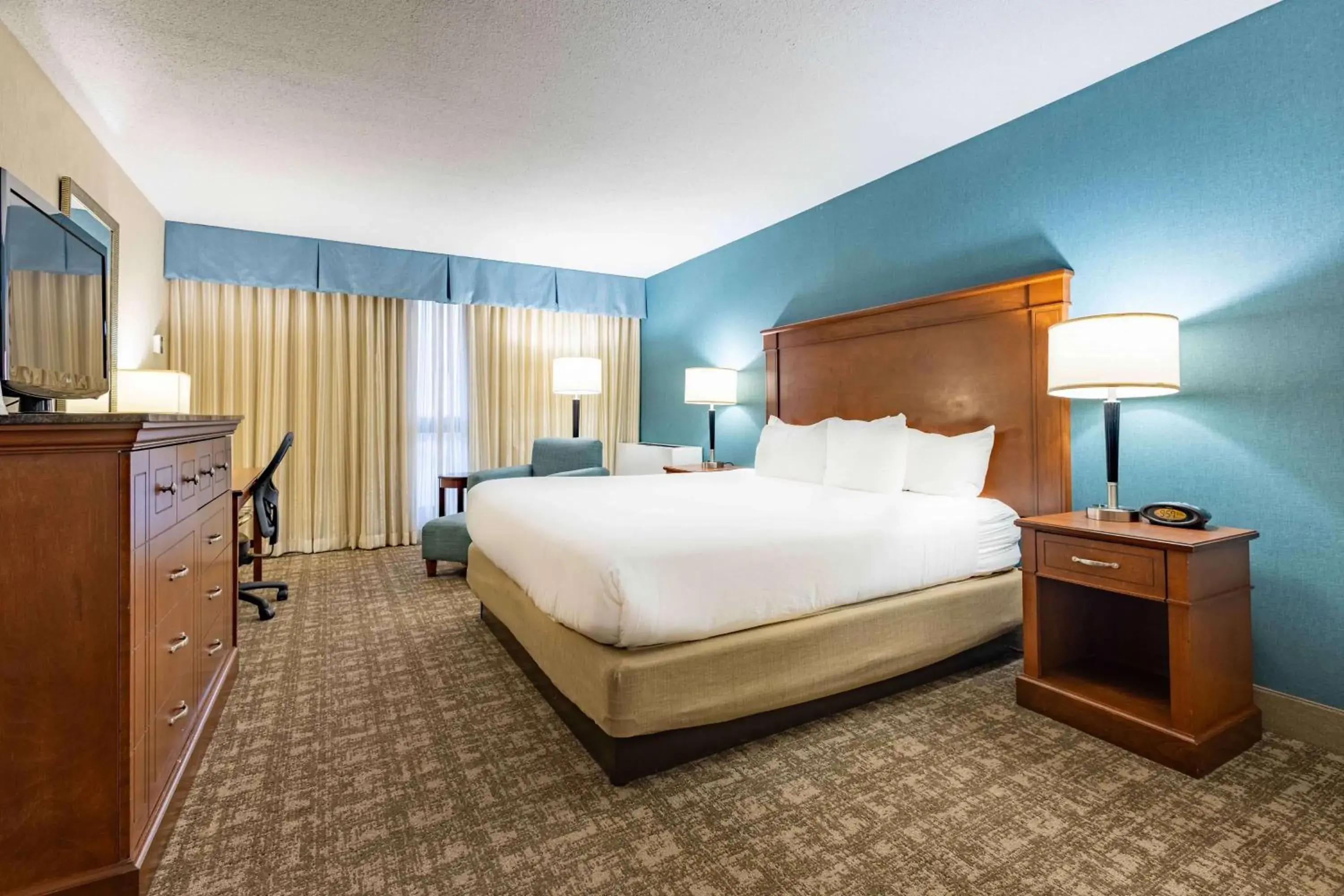 Deluxe King Room - Non-Smoking in Pear Tree Inn St. Louis Near Union Station Deluxe King Room - Non-Smoking in Pear Tree Inn St. Louis Near Union Station