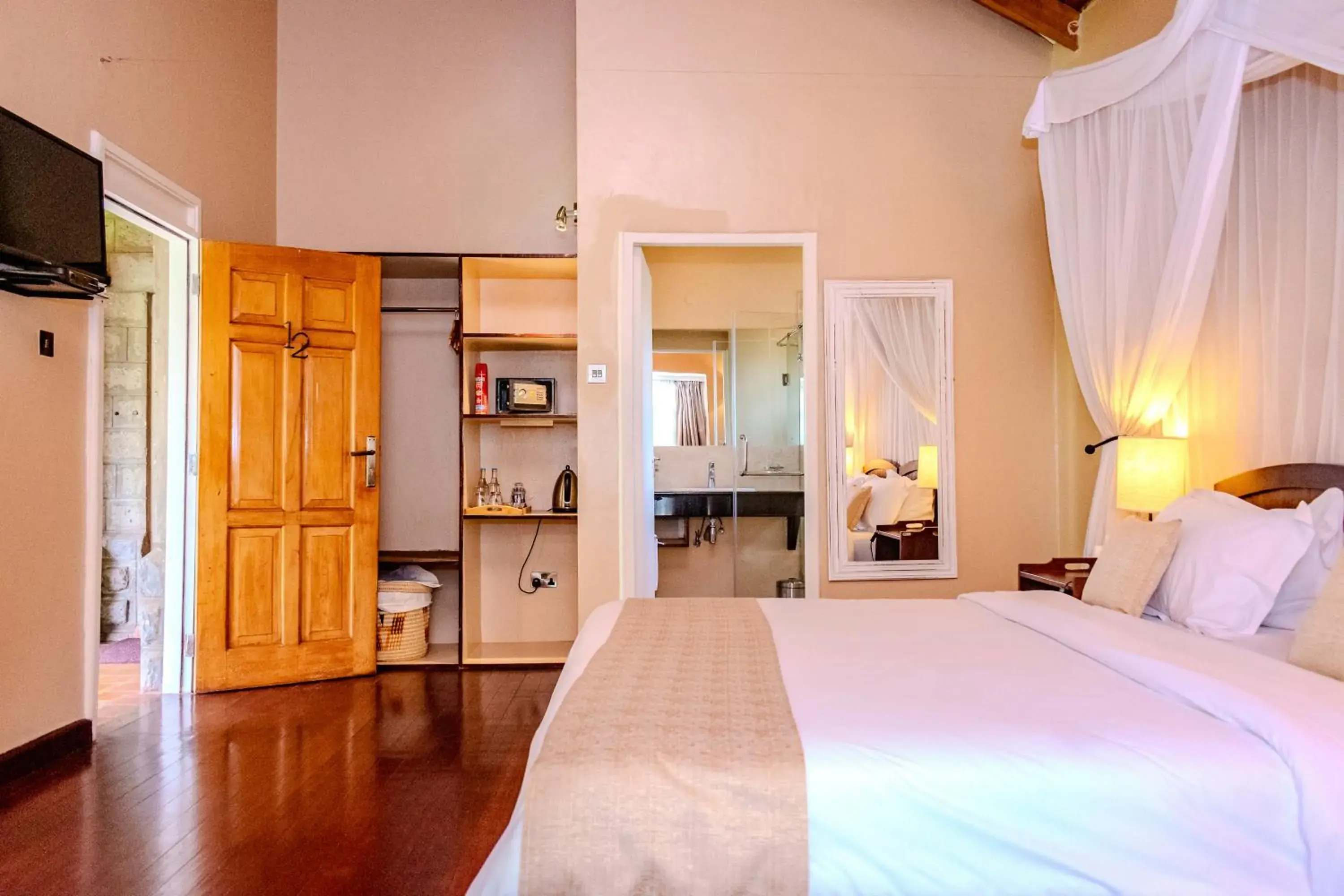 Double Room with Garden View in Aero Club of East Africa Double Room with Garden View in Aero Club of East Africa