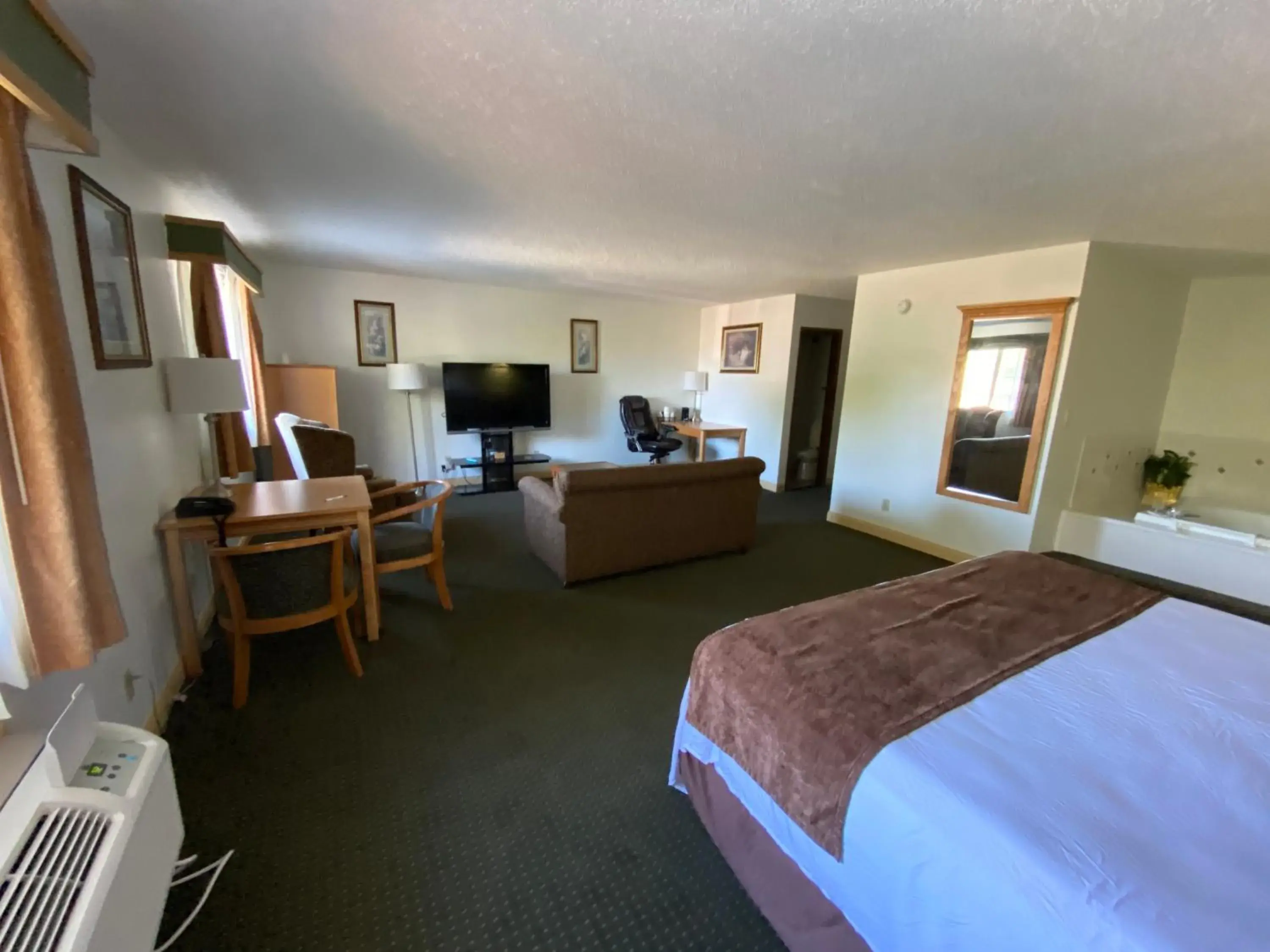 King Studio Suite - Non-Smoking in Baymont by Wyndham Robinson King Studio Suite - Non-Smoking in Baymont by Wyndham Robinson