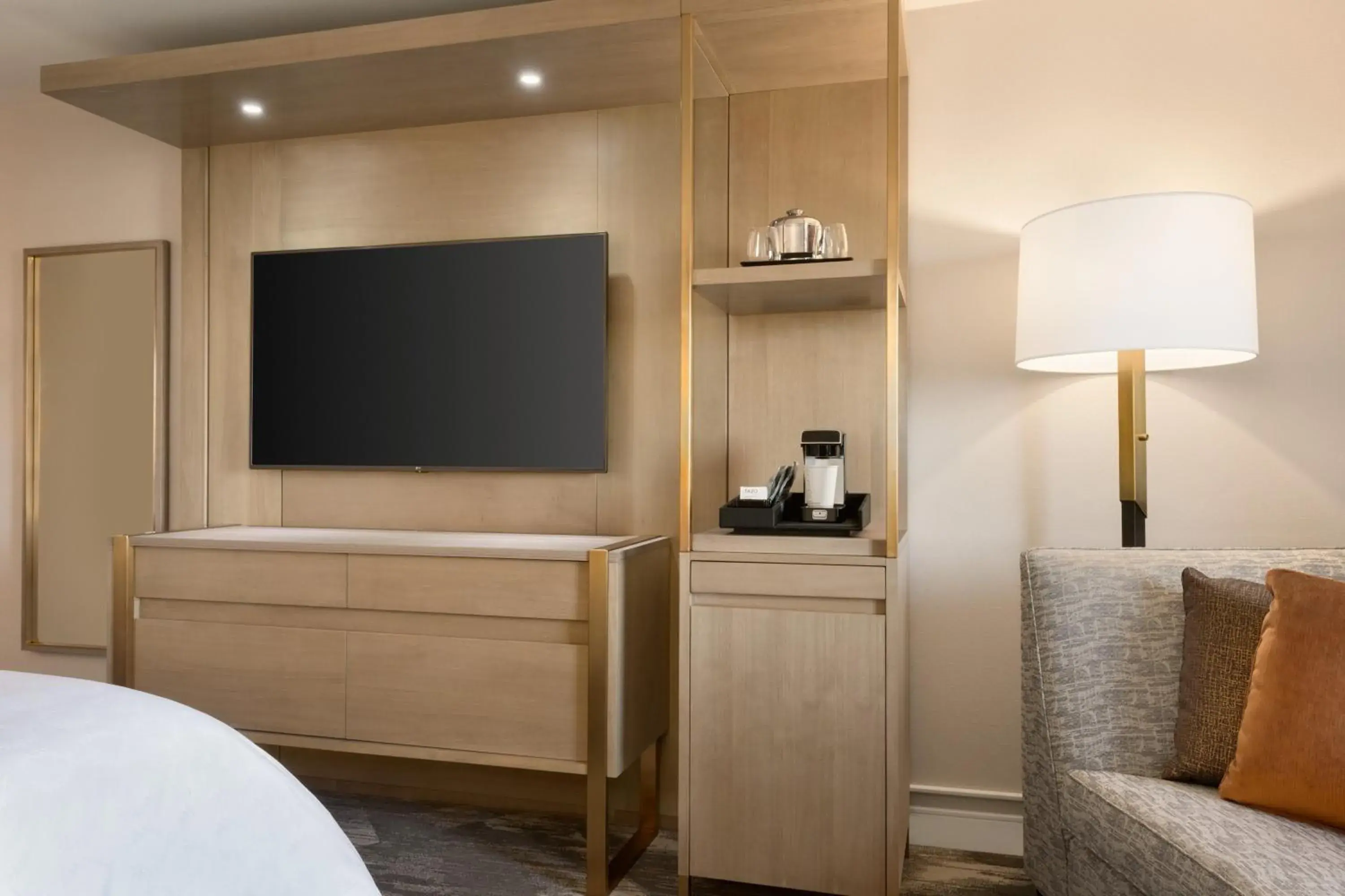 Guest Room, 1 King in Sheraton Madison Hotel Guest Room, 1 King in Sheraton Madison Hotel