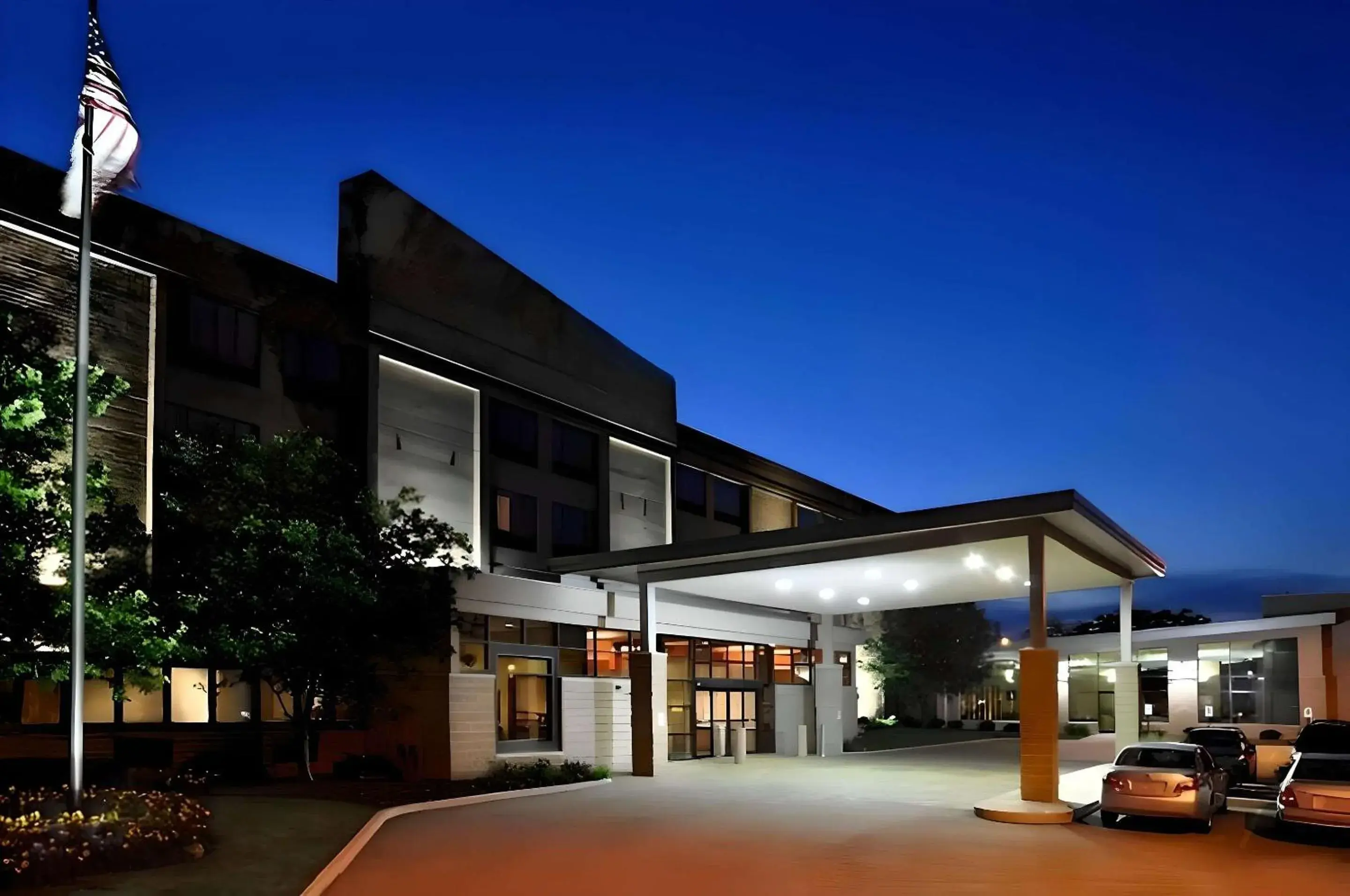 Comfort Suites Milwaukee West Comfort Suites Milwaukee West