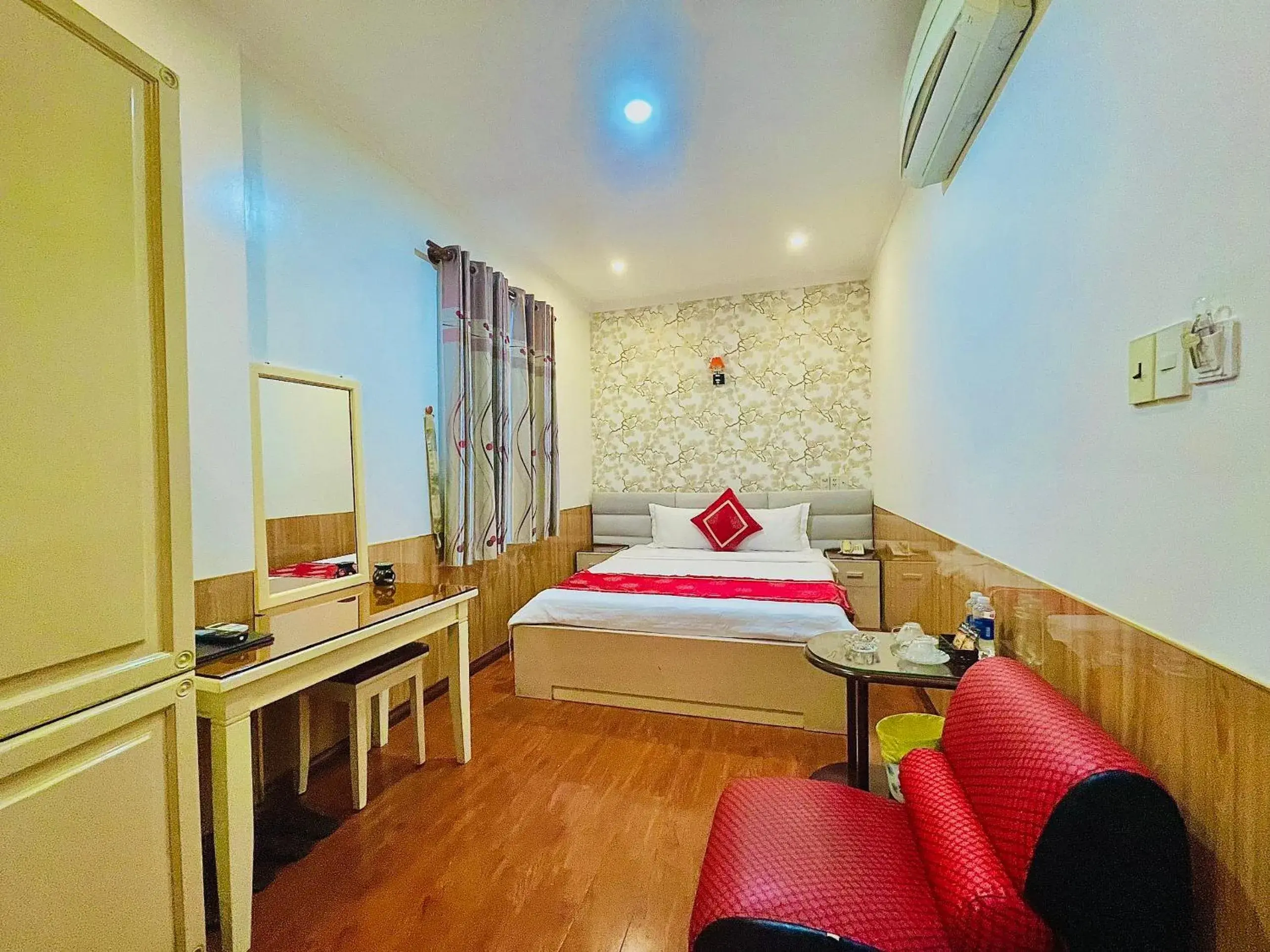 Standard Double Room in Linh Phuong 2 Hotel Standard Double Room in Linh Phuong 2 Hotel