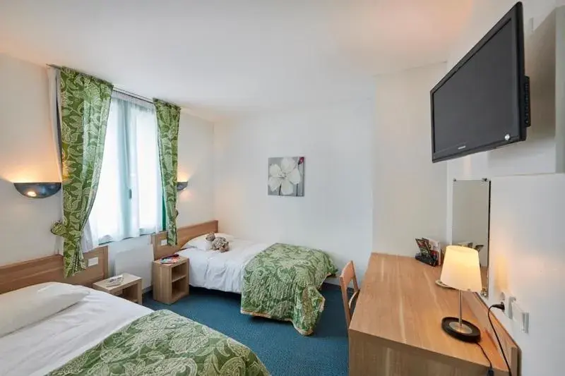 Family Room with Lake View in Hôtel du Lac Family Room with Lake View in Hôtel du Lac