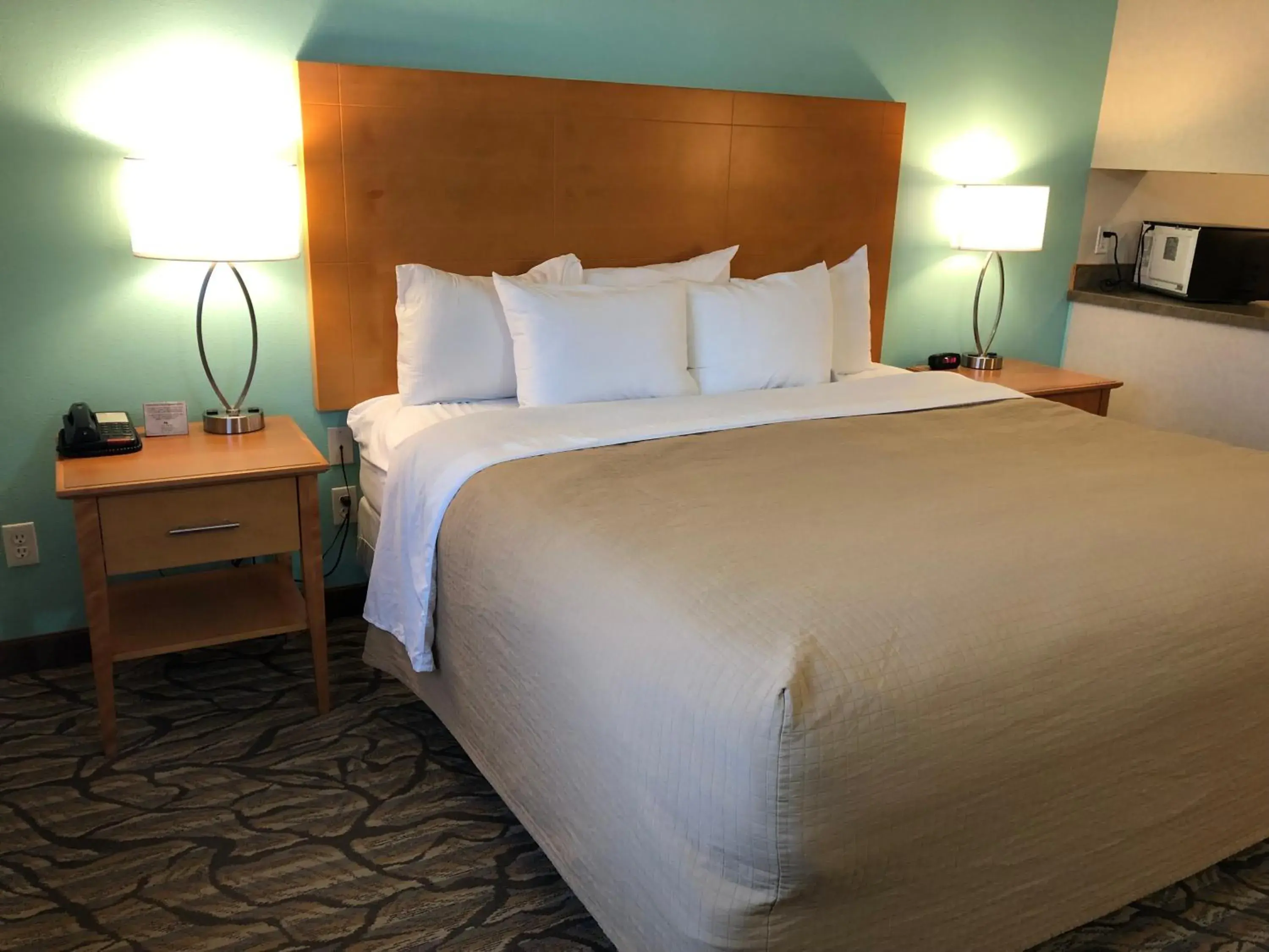 King Room - Non-Smoking in Aspen Hotel King Room - Non-Smoking in Aspen Hotel