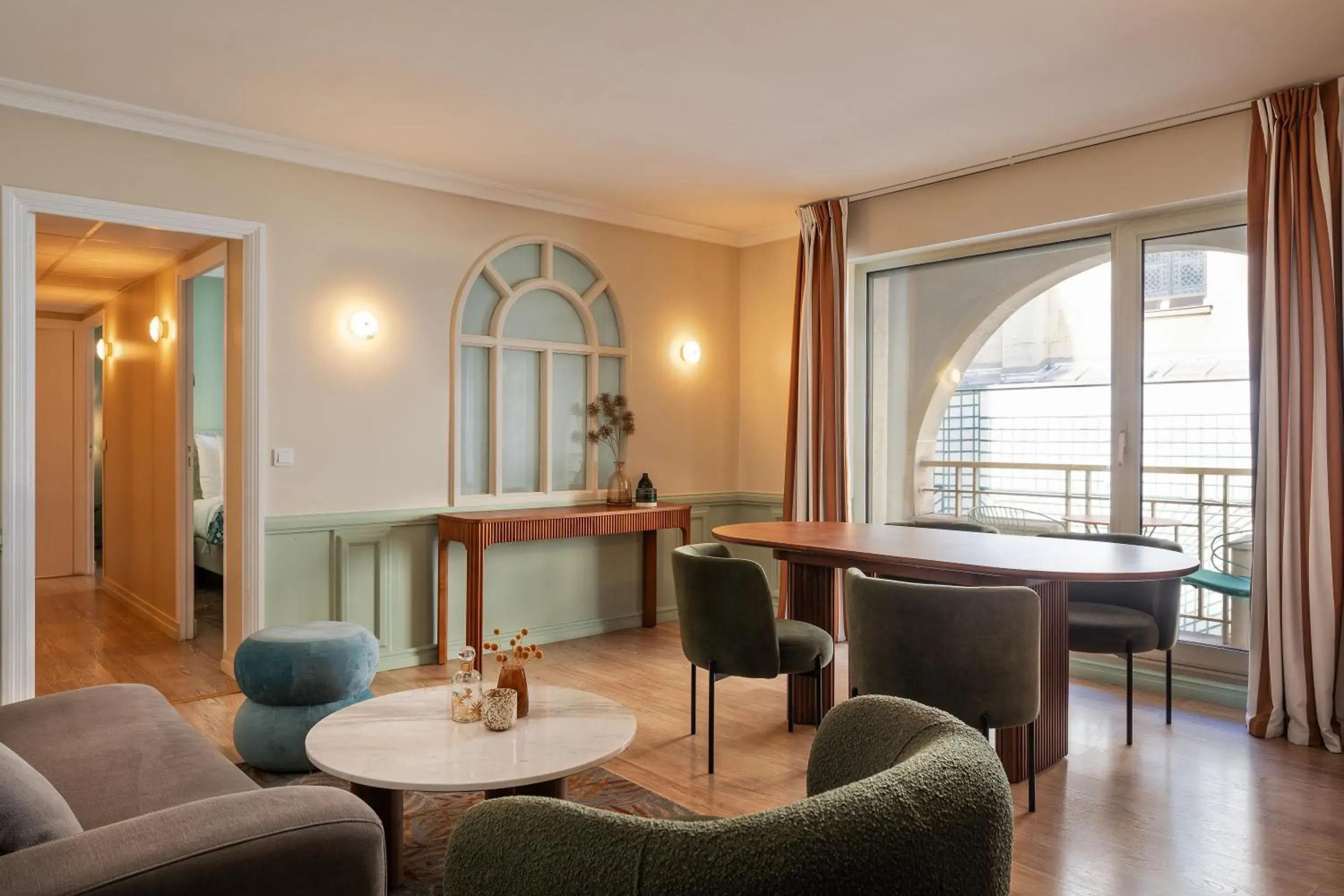 Appartment 4 people with Balcony in Royal Garden Champs-Élysées Appartment 4 people with Balcony in Royal Garden Champs-Élysées