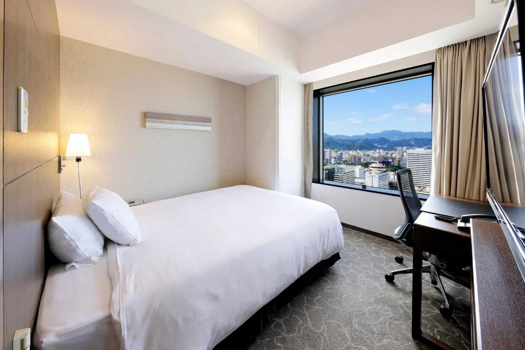 Moderate Single with Spa Access - single occupancy - Non-Smoking in JR Tower Hotel Nikko Sapporo Moderate Single with Spa Access - single occupancy - Non-Smoking in JR Tower Hotel Nikko Sapporo