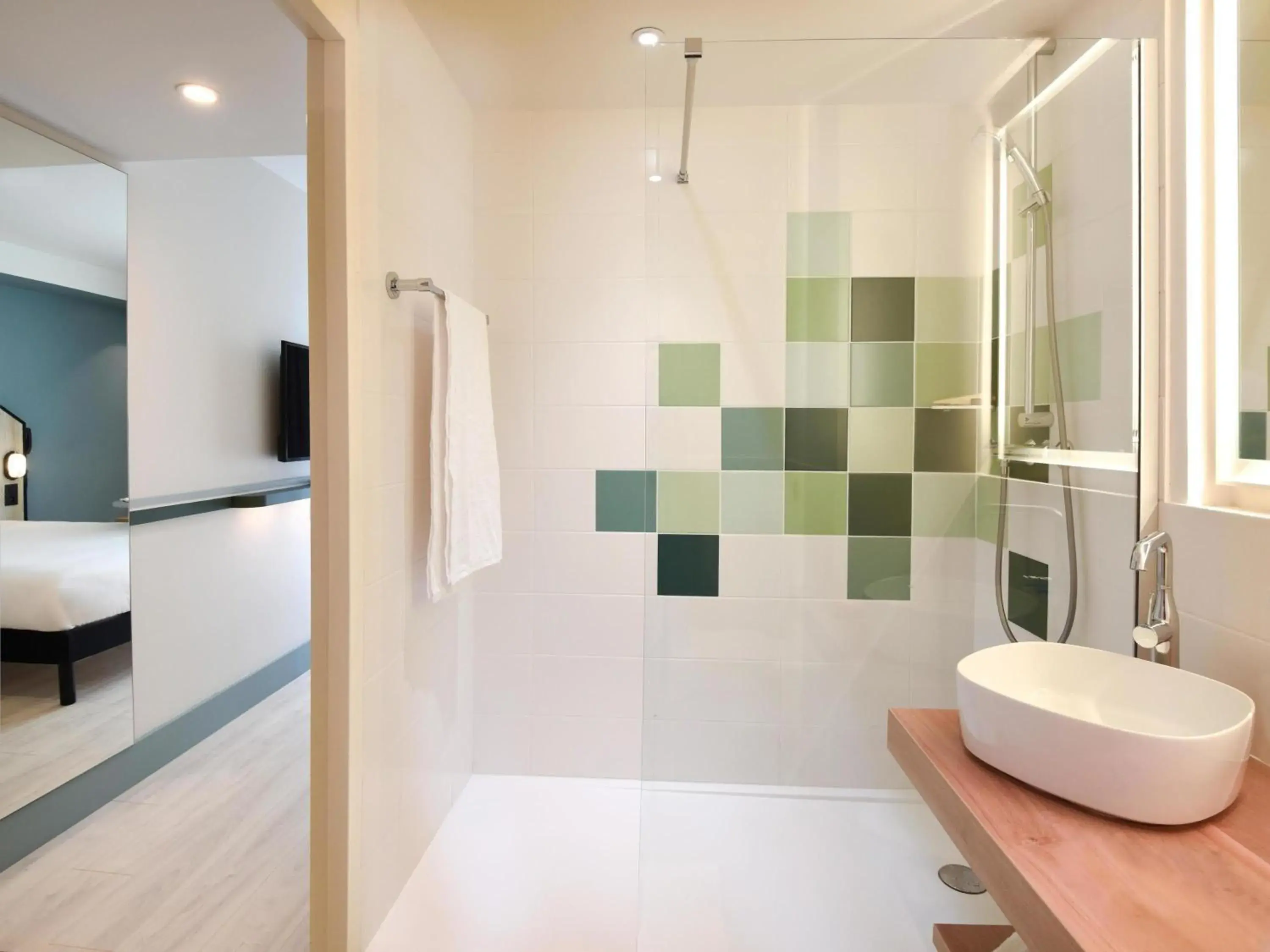 Classic Double Room - single occupancy in ibis Styles Arcachon Gujan Mestras Classic Double Room - single occupancy in ibis Styles Arcachon Gujan Mestras