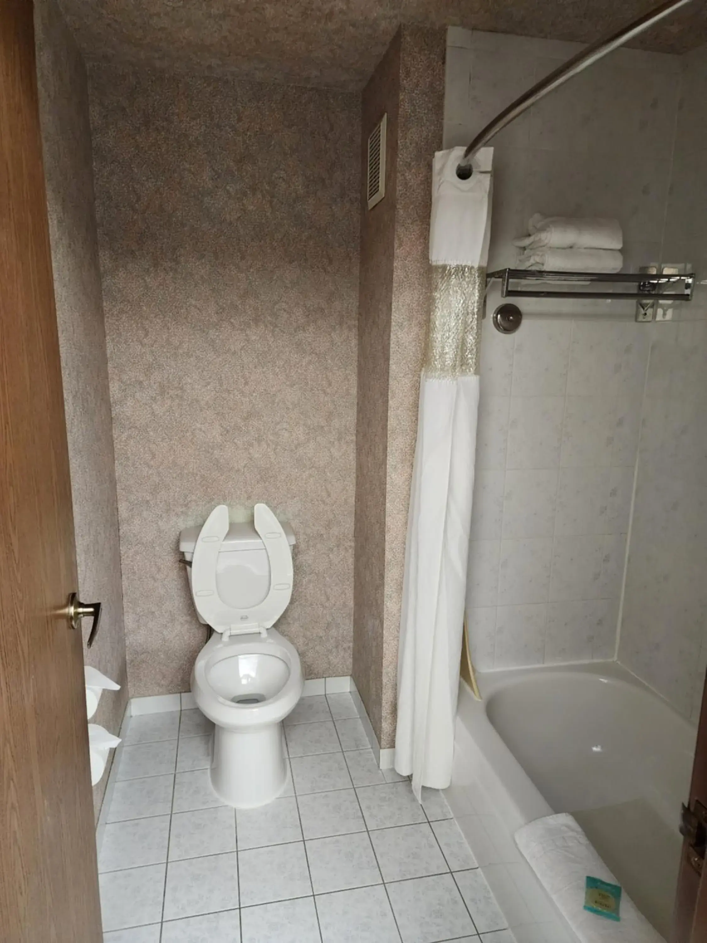 Executive Junior Suite 1 King Bed in Shilo Inn Suites Salem Executive Junior Suite 1 King Bed in Shilo Inn Suites Salem