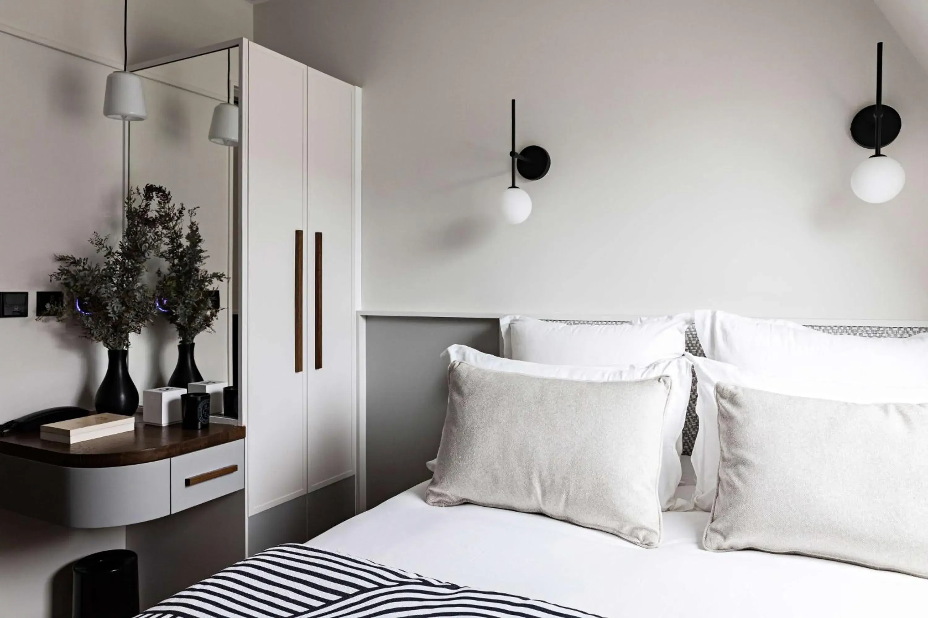 Classic Double Room - Non-Smoking in Best Western Premier The Blake Paris Gare Saint Lazare Classic Double Room - Non-Smoking in Best Western Premier The Blake Paris Gare Saint Lazare