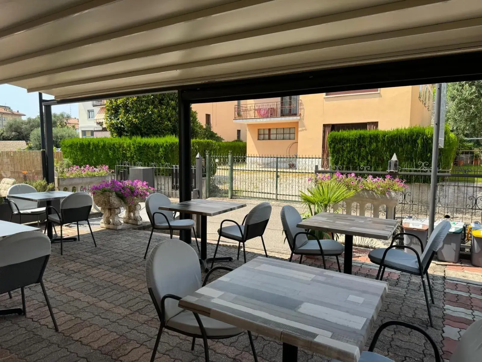 Economy Double Room with Balcony in Alessio Camere Economy Double Room with Balcony in Alessio Camere