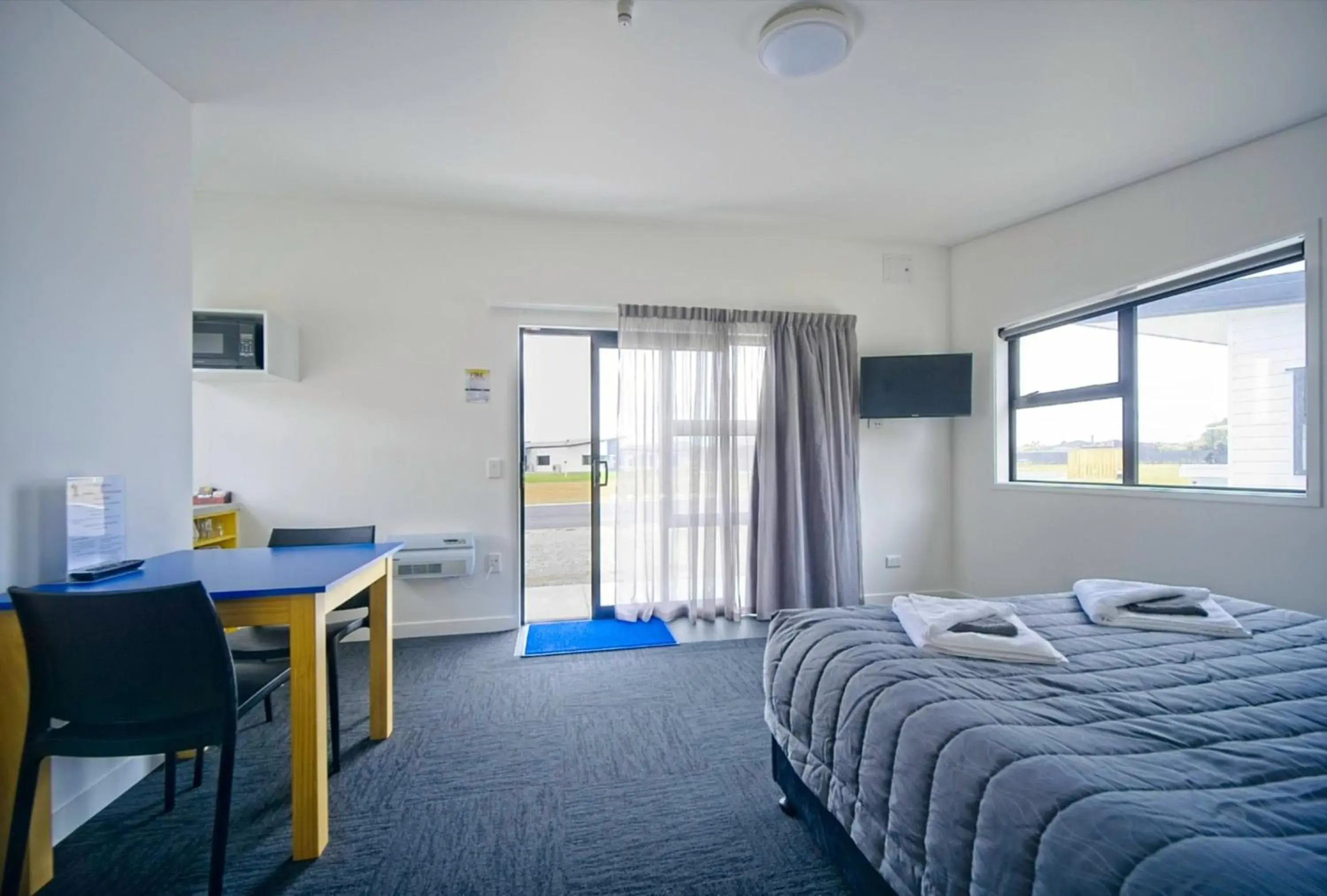 Studio Unit in Hokitika's Kiwi Holiday Park and Motels Studio Unit in Hokitika's Kiwi Holiday Park and Motels