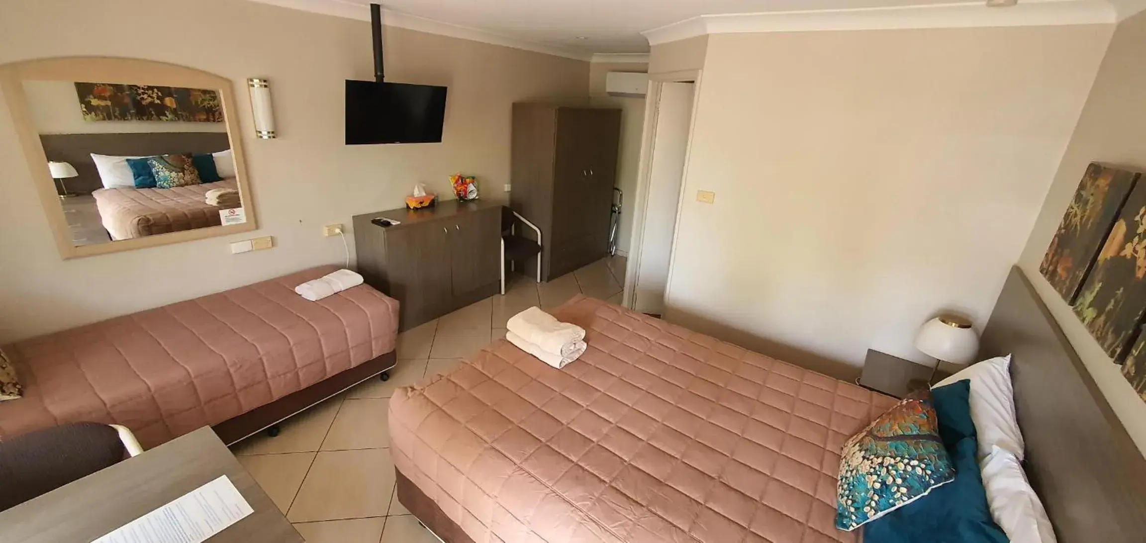 Twin Room in Central Motel Nelson Bay Twin Room in Central Motel Nelson Bay