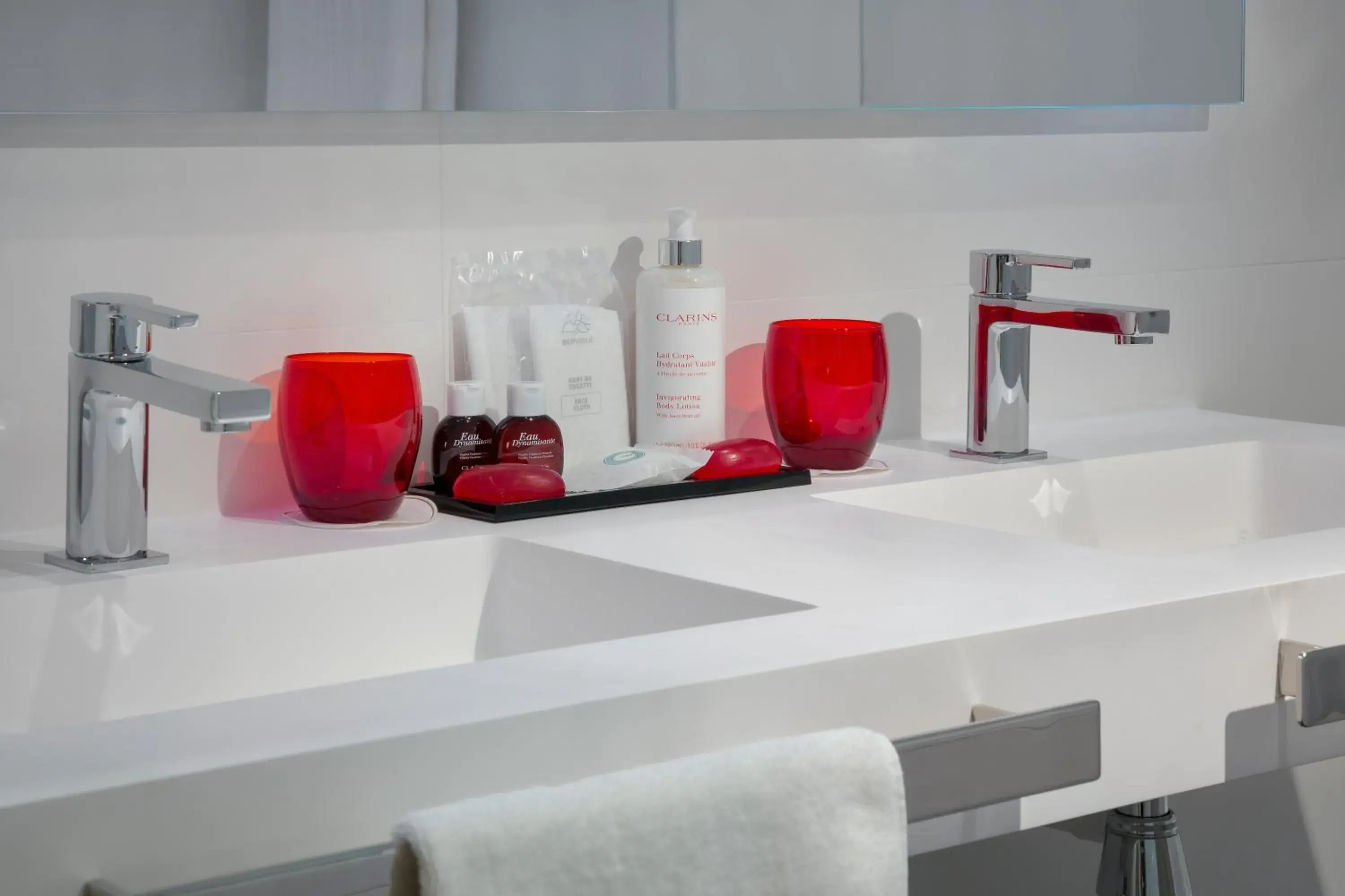 Executive Queen Room in Best Western Plus Le Moderne Executive Queen Room in Best Western Plus Le Moderne