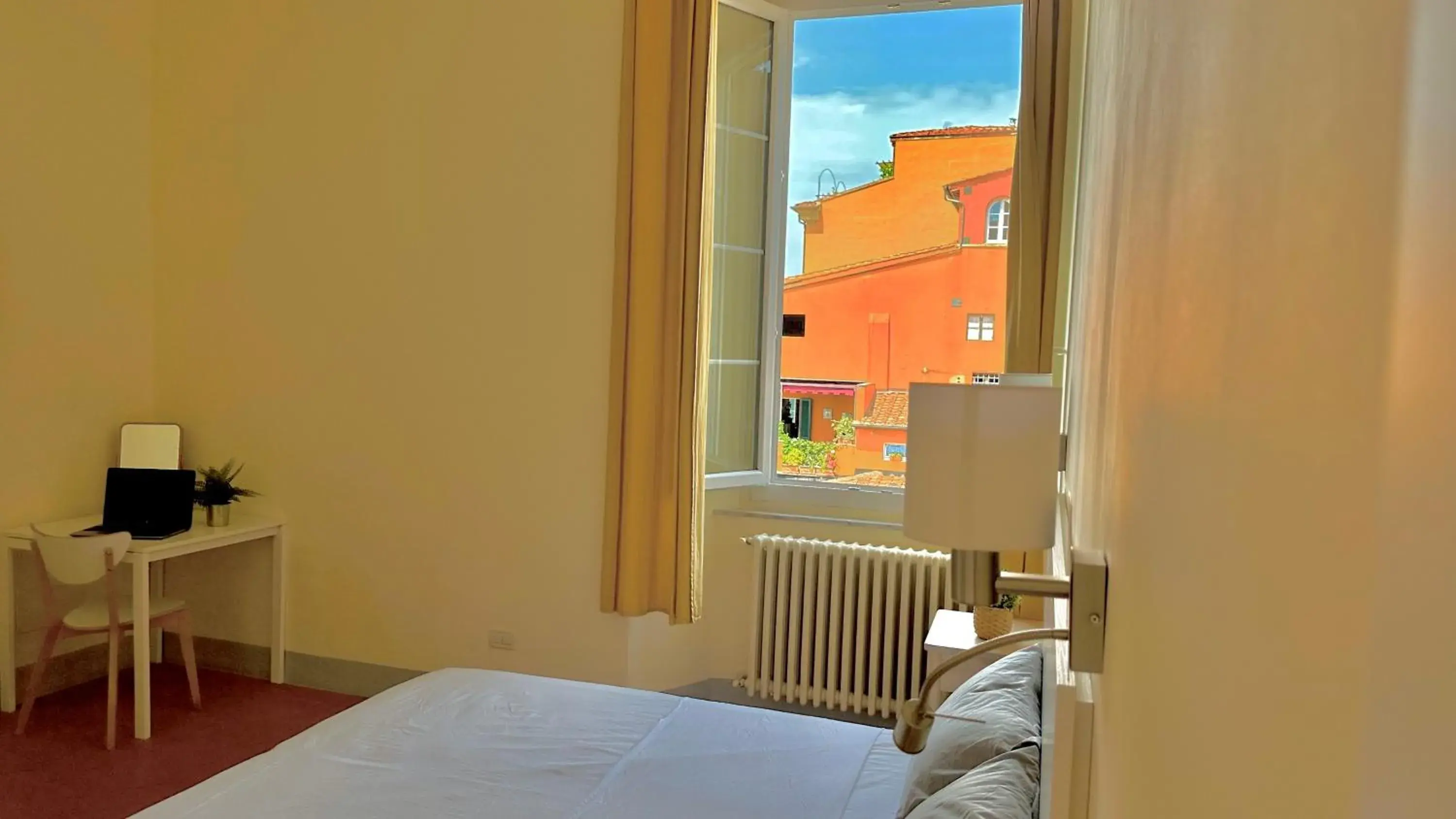 Double Room with Private External Bathroom in B&B -Di Piazza Cairoli Double Room with Private External Bathroom in B&B -Di Piazza Cairoli