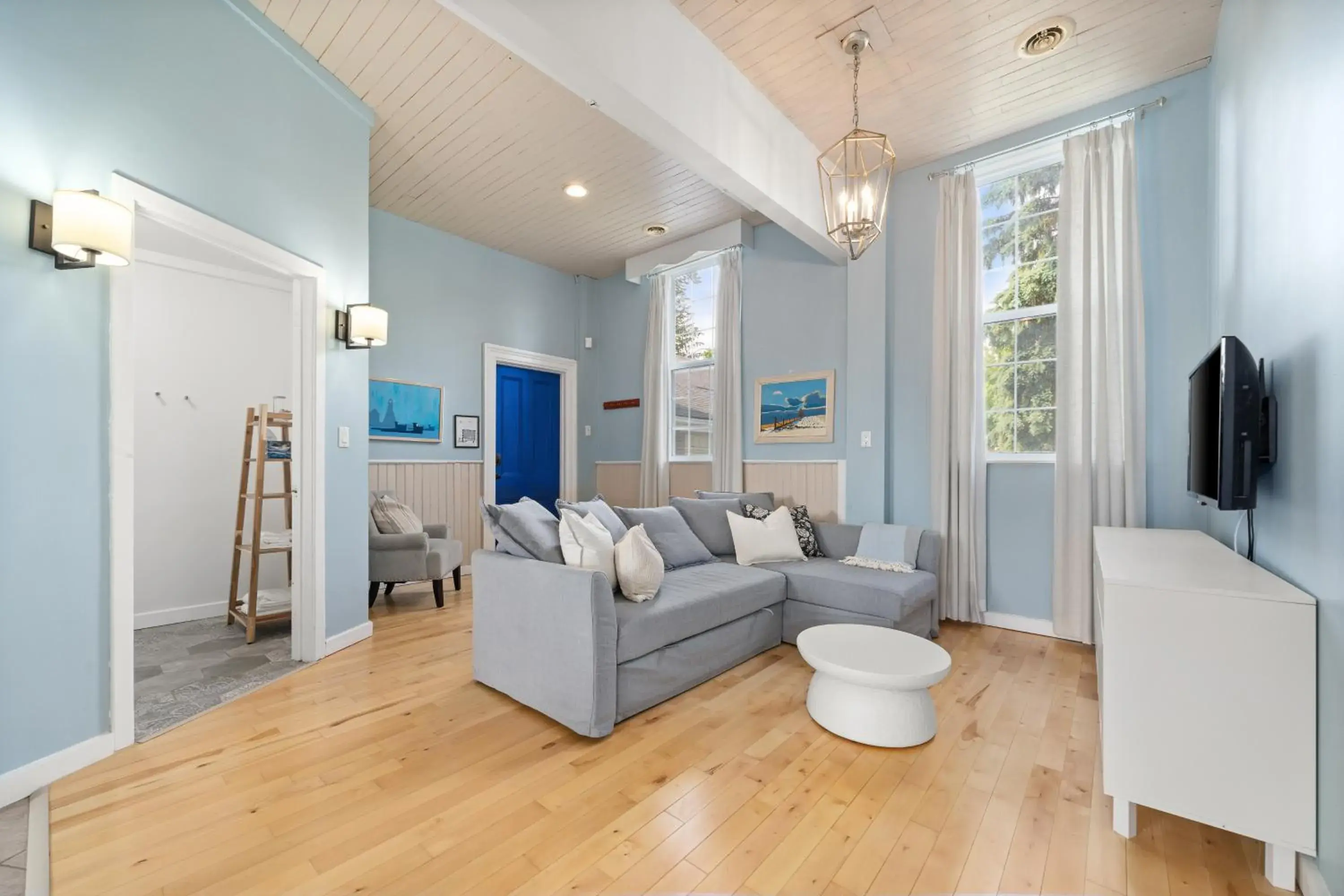 Deluxe Queen Suite in The Bloomfield Inn Deluxe Queen Suite in The Bloomfield Inn