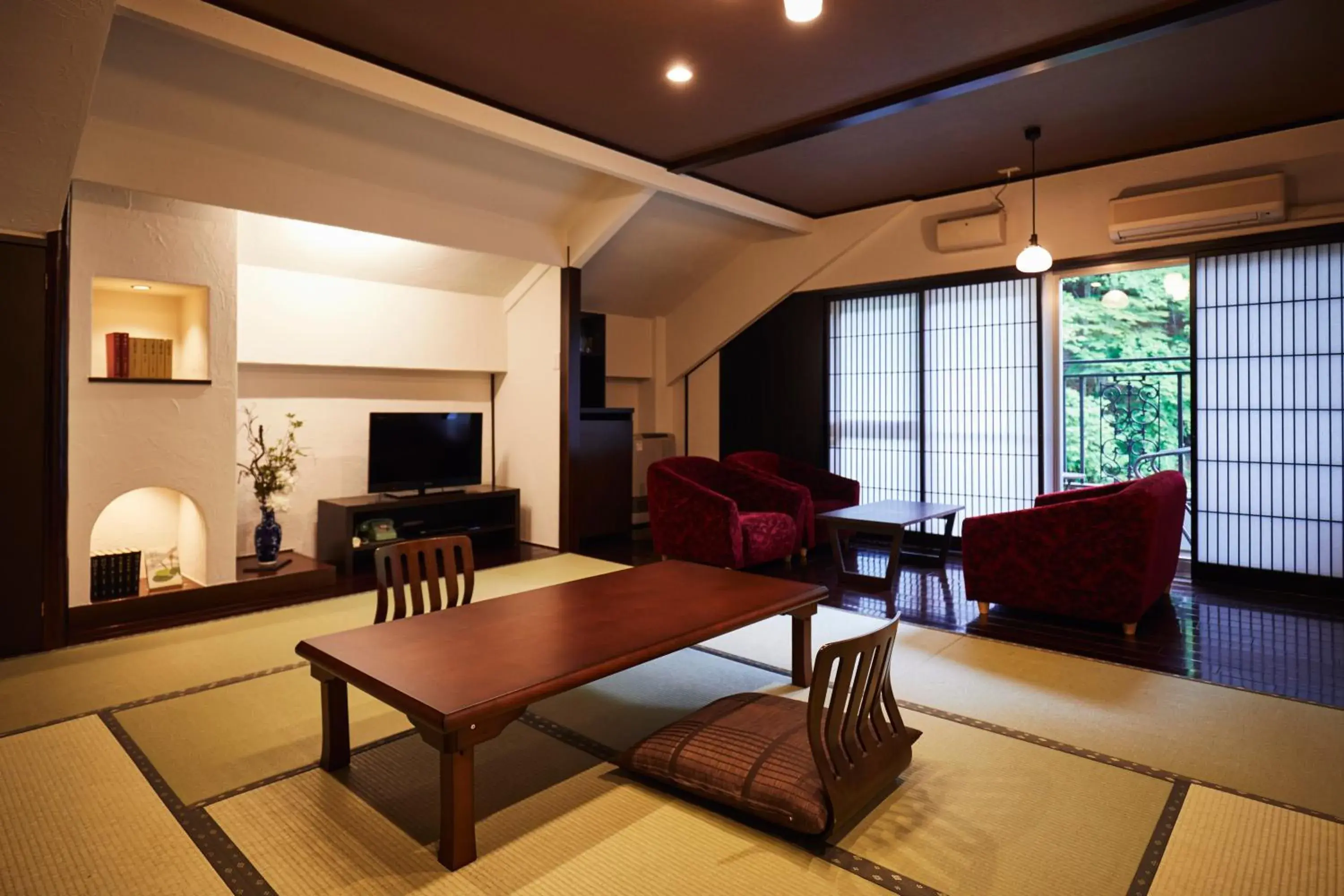 Family Room with Terrace in Tateshina Shinyu Onsen Family Room with Terrace in Tateshina Shinyu Onsen