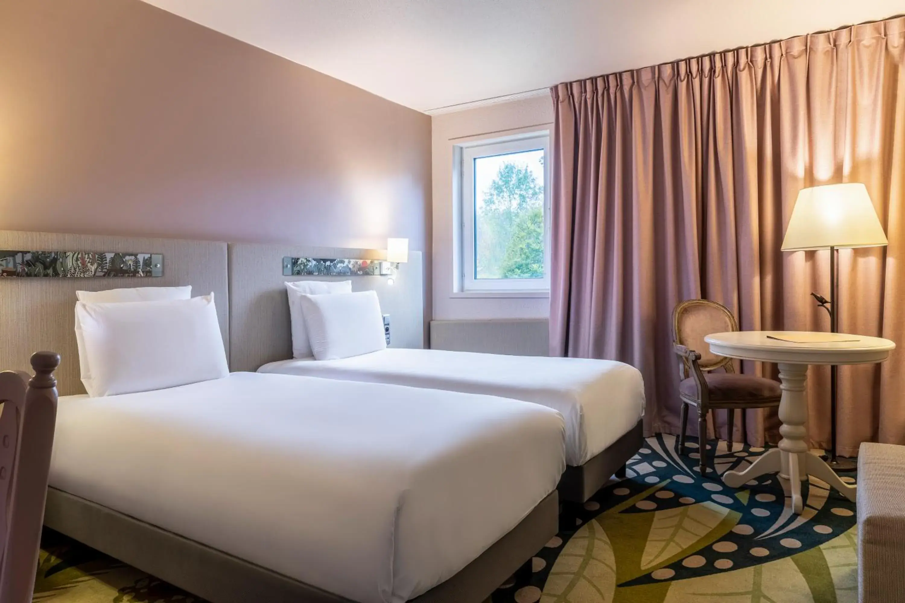 Two Adjoining Double Rooms in Demeures de Campagne Parc du Coudray - Barbizon Two Adjoining Double Rooms in Demeures de Campagne Parc du Coudray - Barbizon