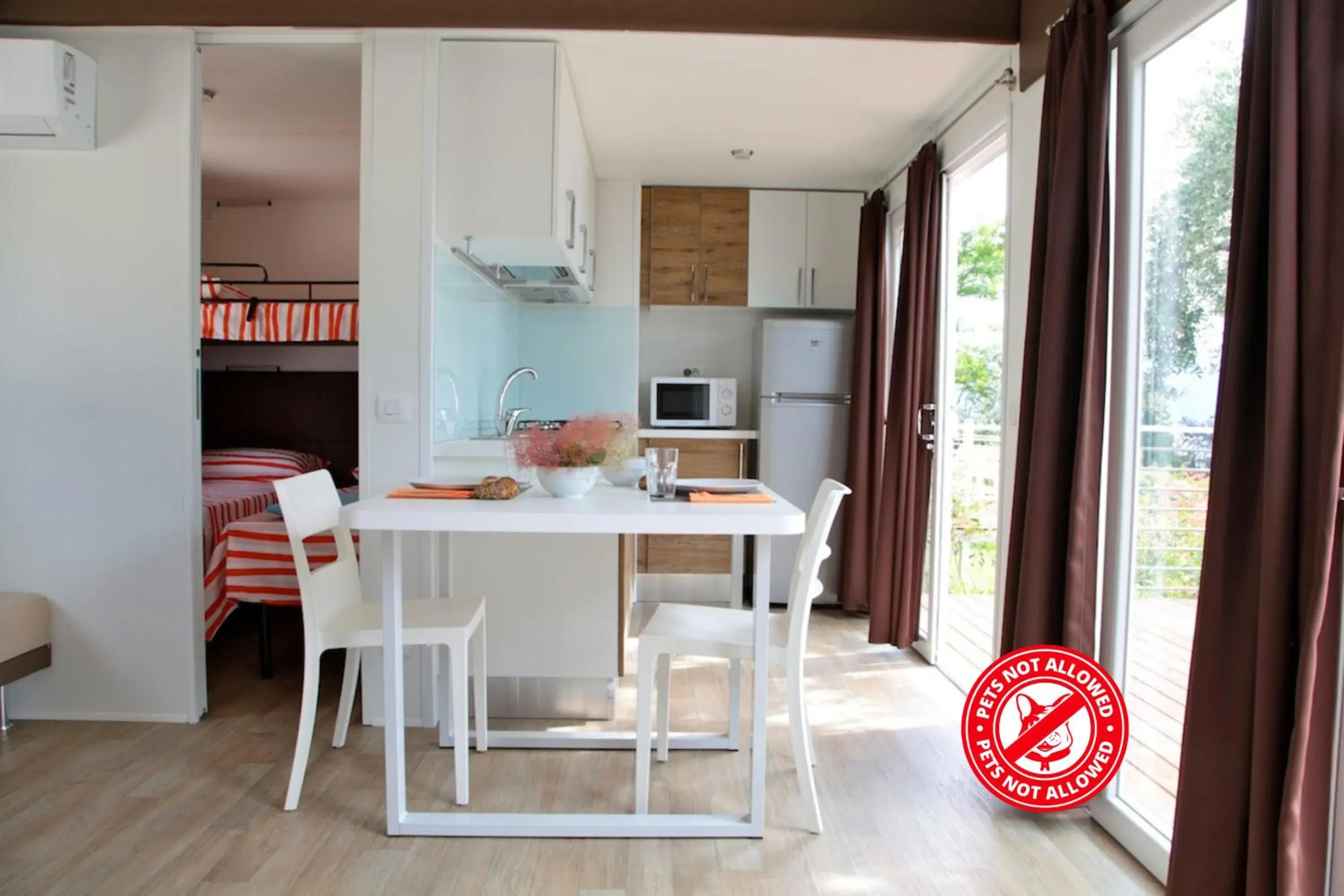 Two-Bedroom Mobile Home in Campeggio Europa Silvella Two-Bedroom Mobile Home in Campeggio Europa Silvella