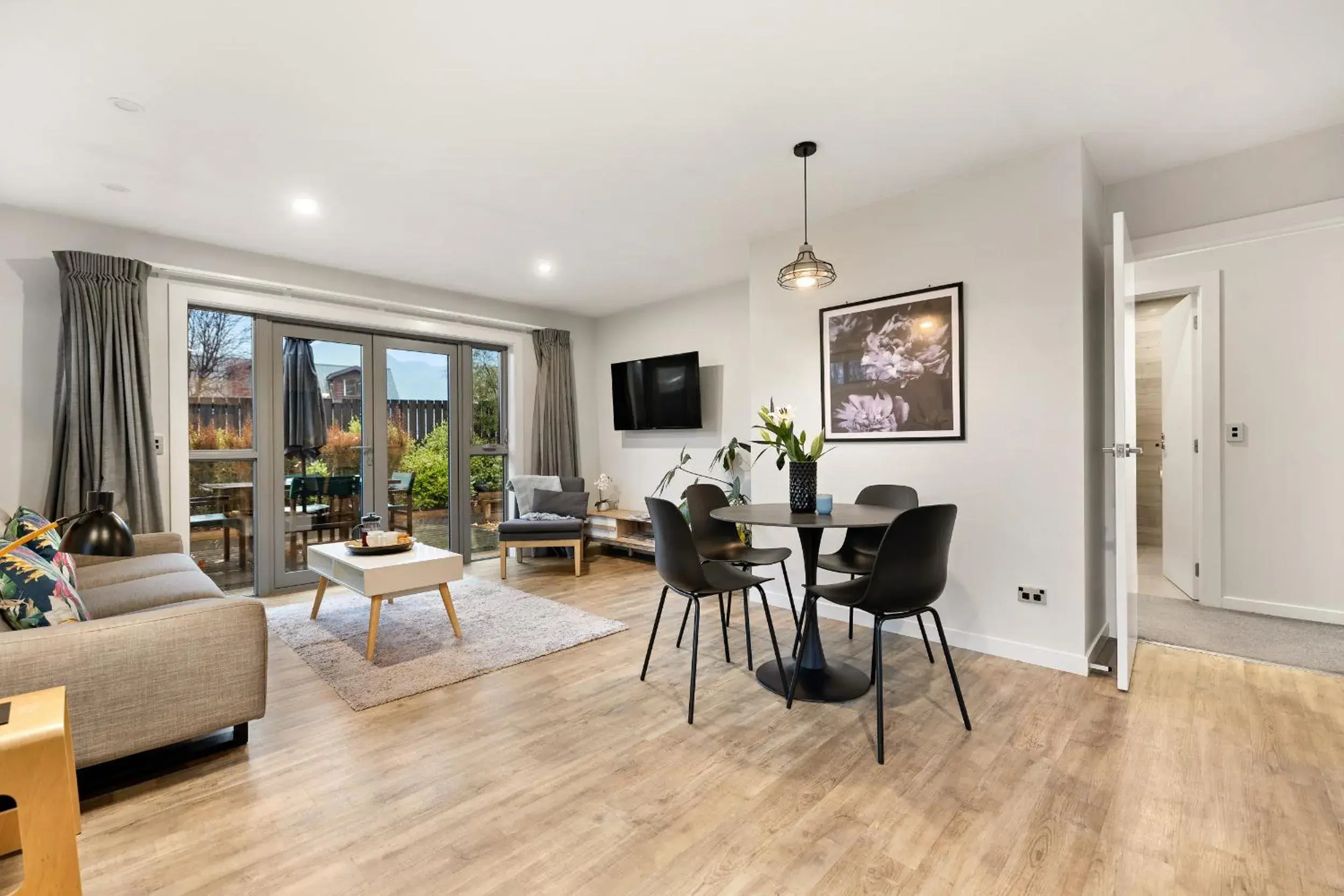 Deluxe Two-Bedroom Apartment in Arrowtown Motel Deluxe Two-Bedroom Apartment in Arrowtown Motel