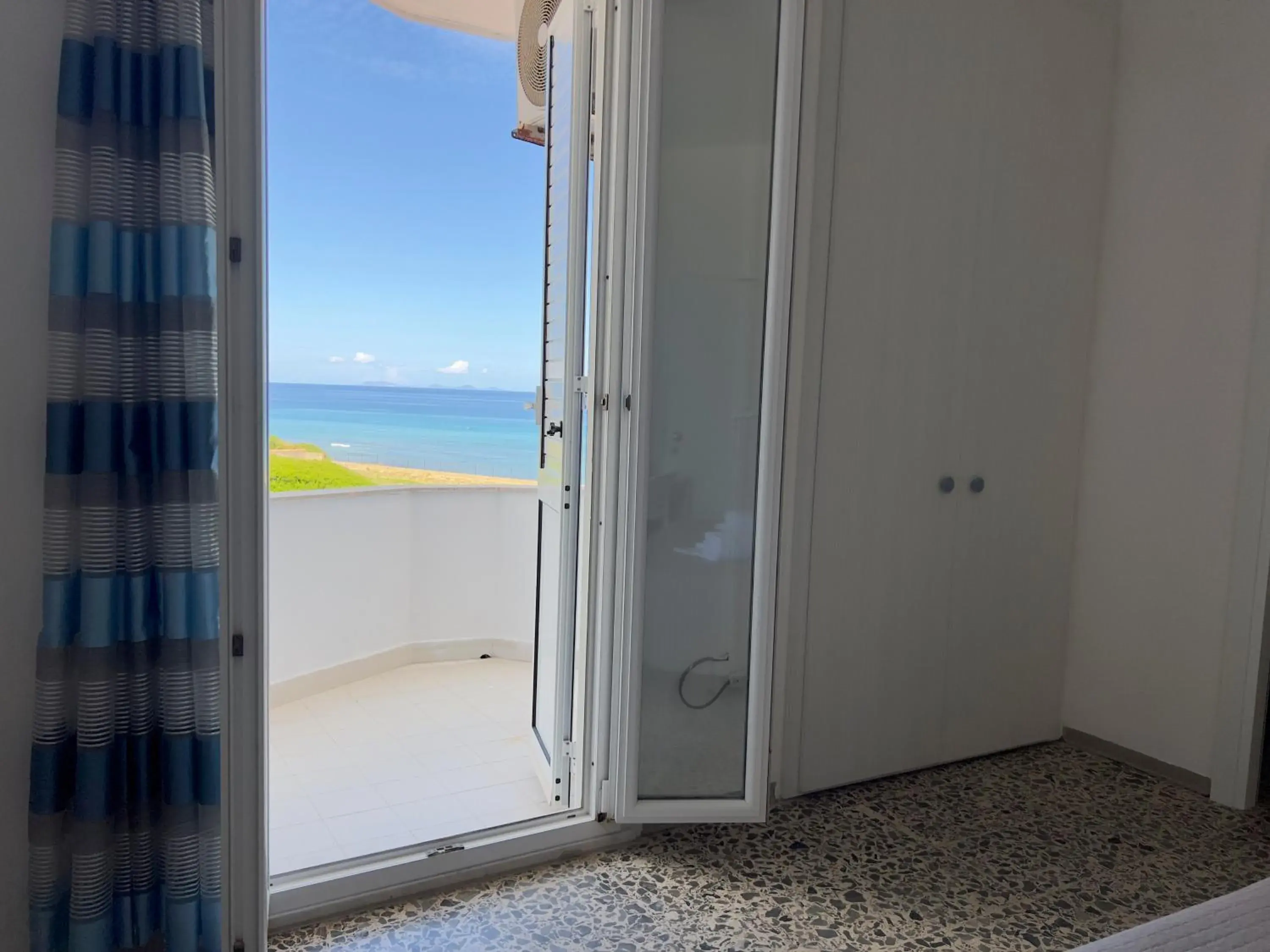 Quadruple Room with Sea View in Hotel Castelsardo Domus Beach Quadruple Room with Sea View in Hotel Castelsardo Domus Beach