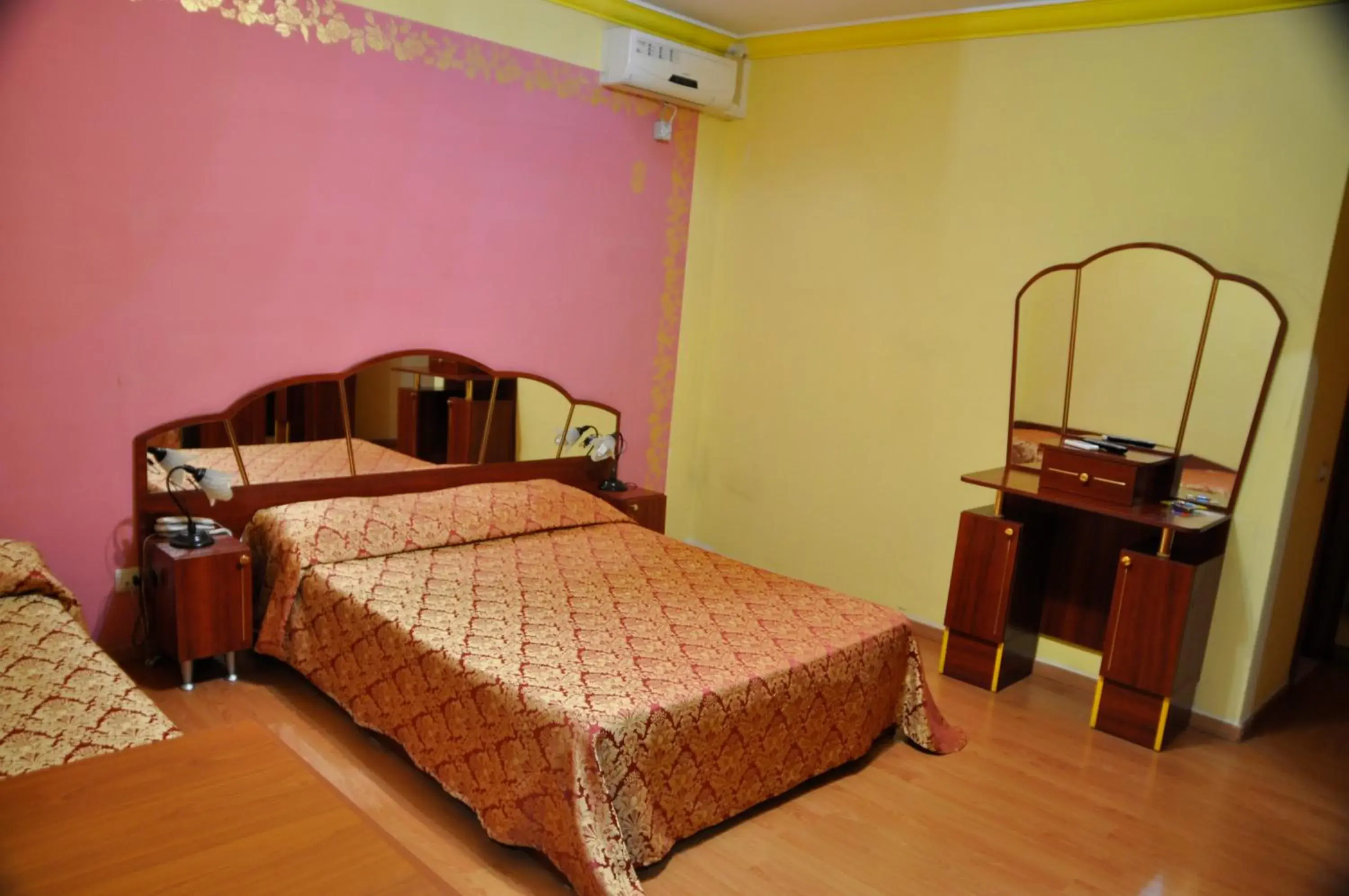 Deluxe Double Room (2 Adults + 1 Child) in I 3 Pini Deluxe Double Room (2 Adults + 1 Child) in I 3 Pini