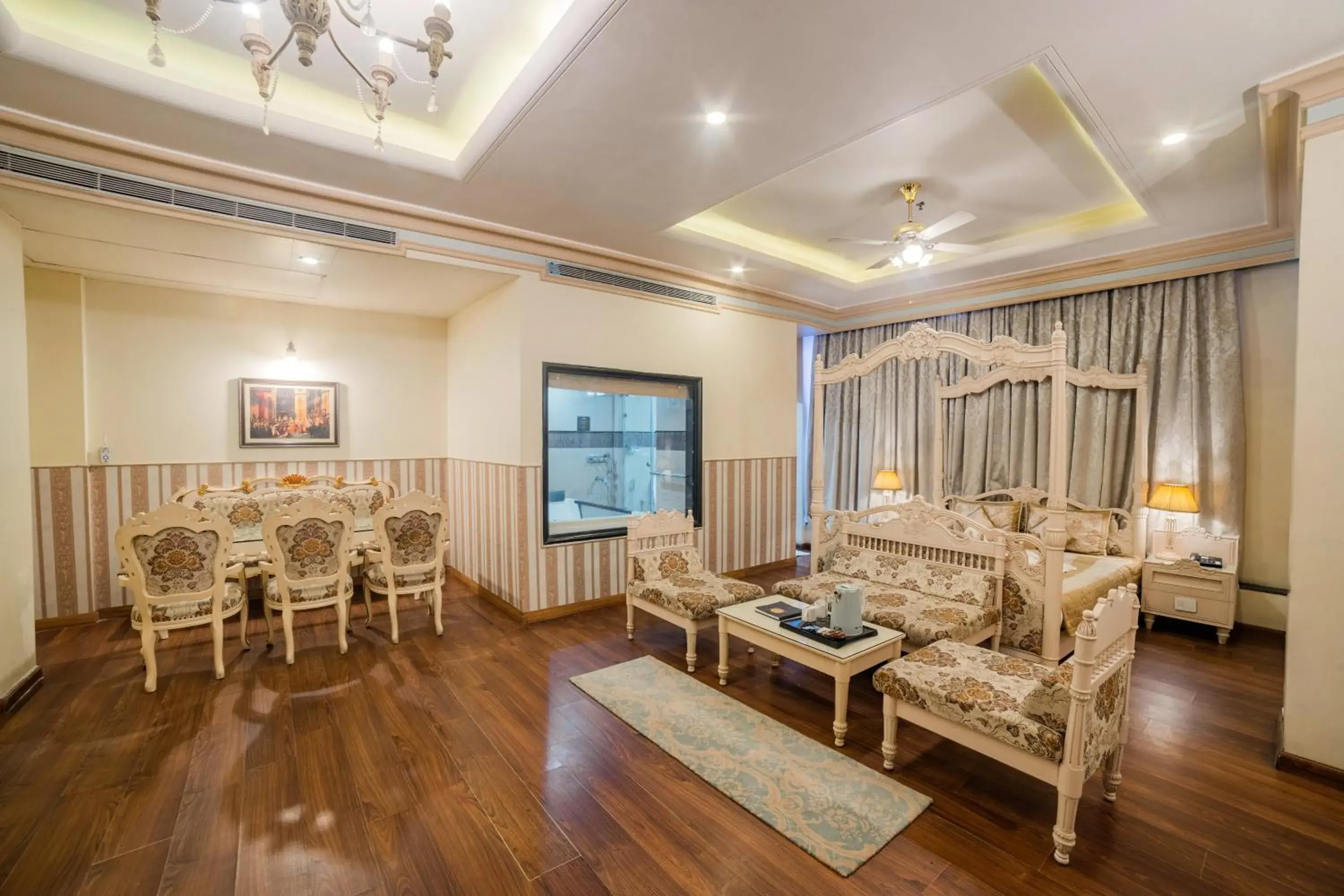 King Suite in The Nagpur Ashok King Suite in The Nagpur Ashok