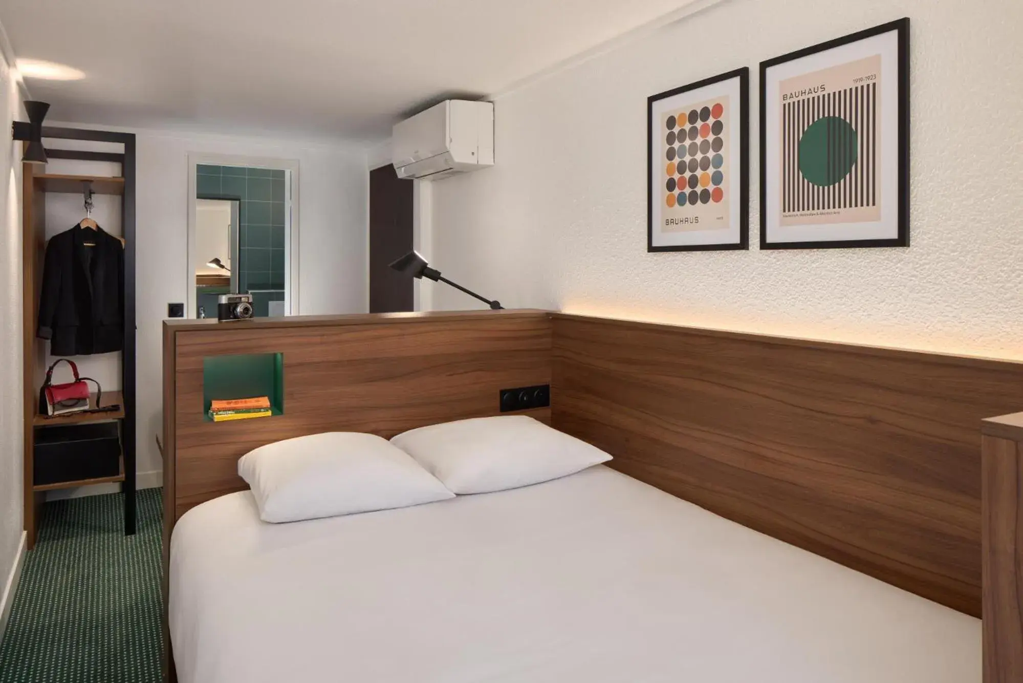 Standard Single Room in Timhotel Nation Standard Single Room in Timhotel Nation