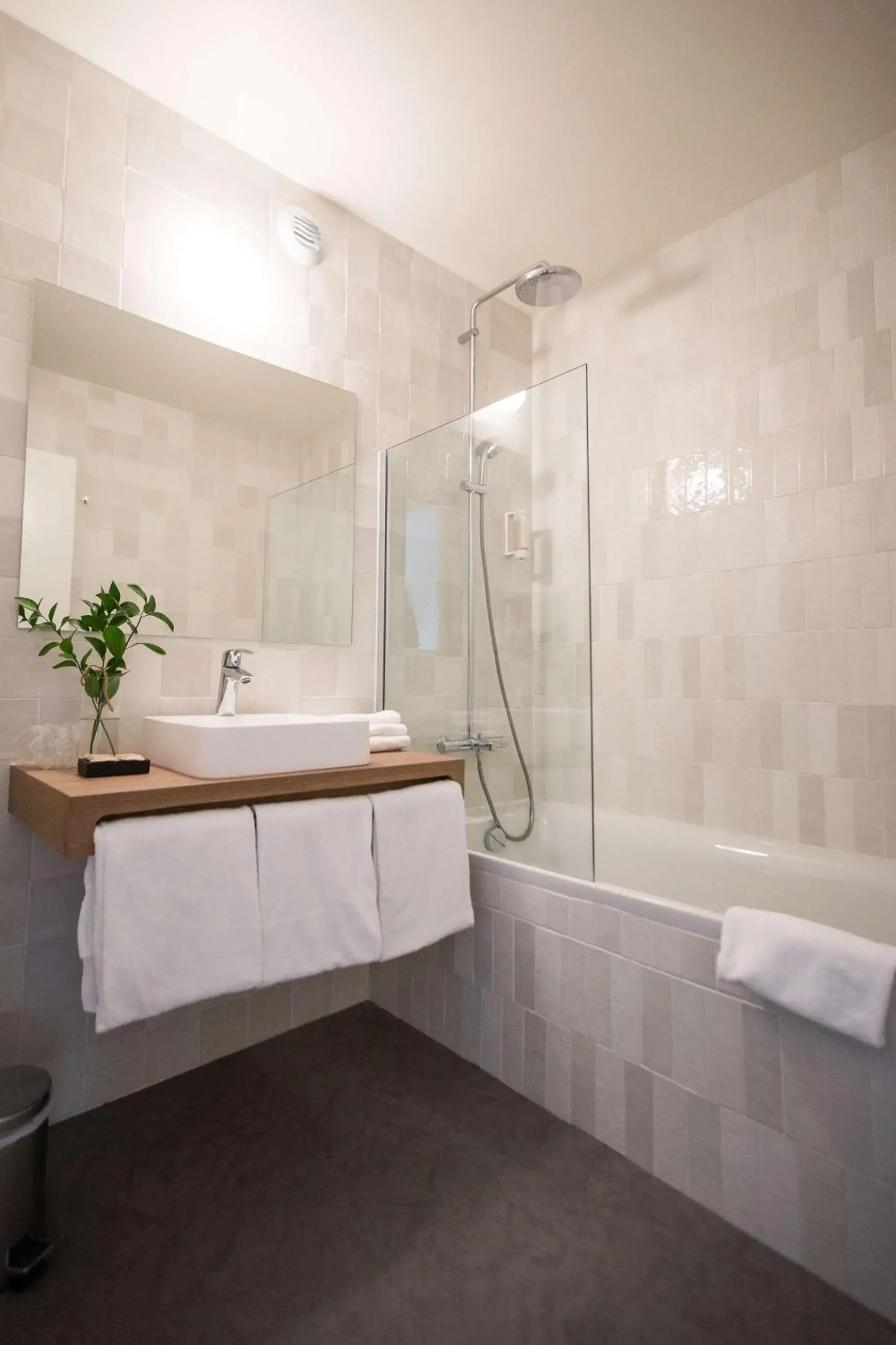 Family Room in Best Western Le Bois de la Marche Family Room in Best Western Le Bois de la Marche