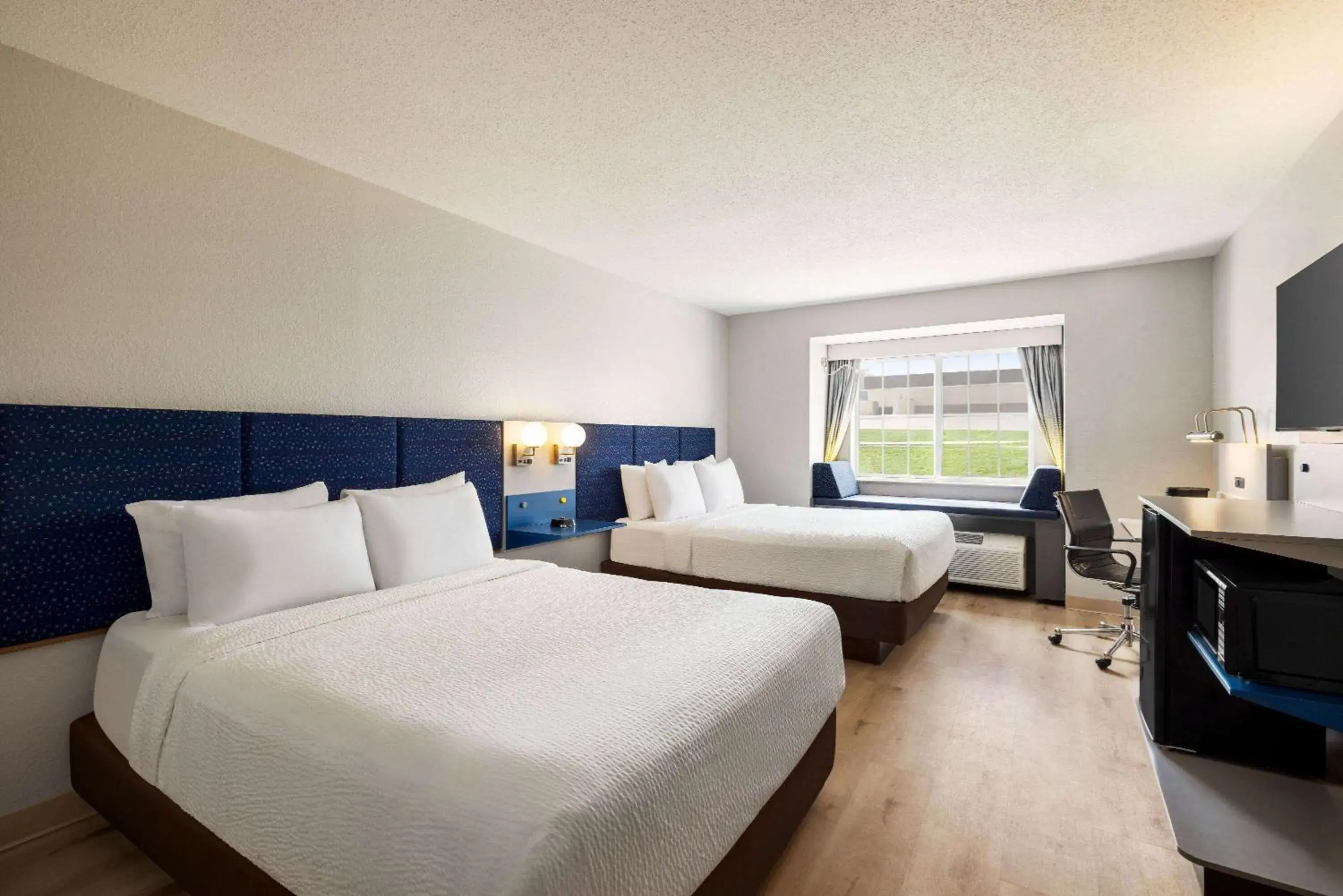 Queen Room with Two Queen Beds - Disability Access/Non-Smoking in Microtel Inn & Suites by Wyndham New Ulm Queen Room with Two Queen Beds - Disability Access/Non-Smoking in Microtel Inn & Suites by Wyndham New Ulm