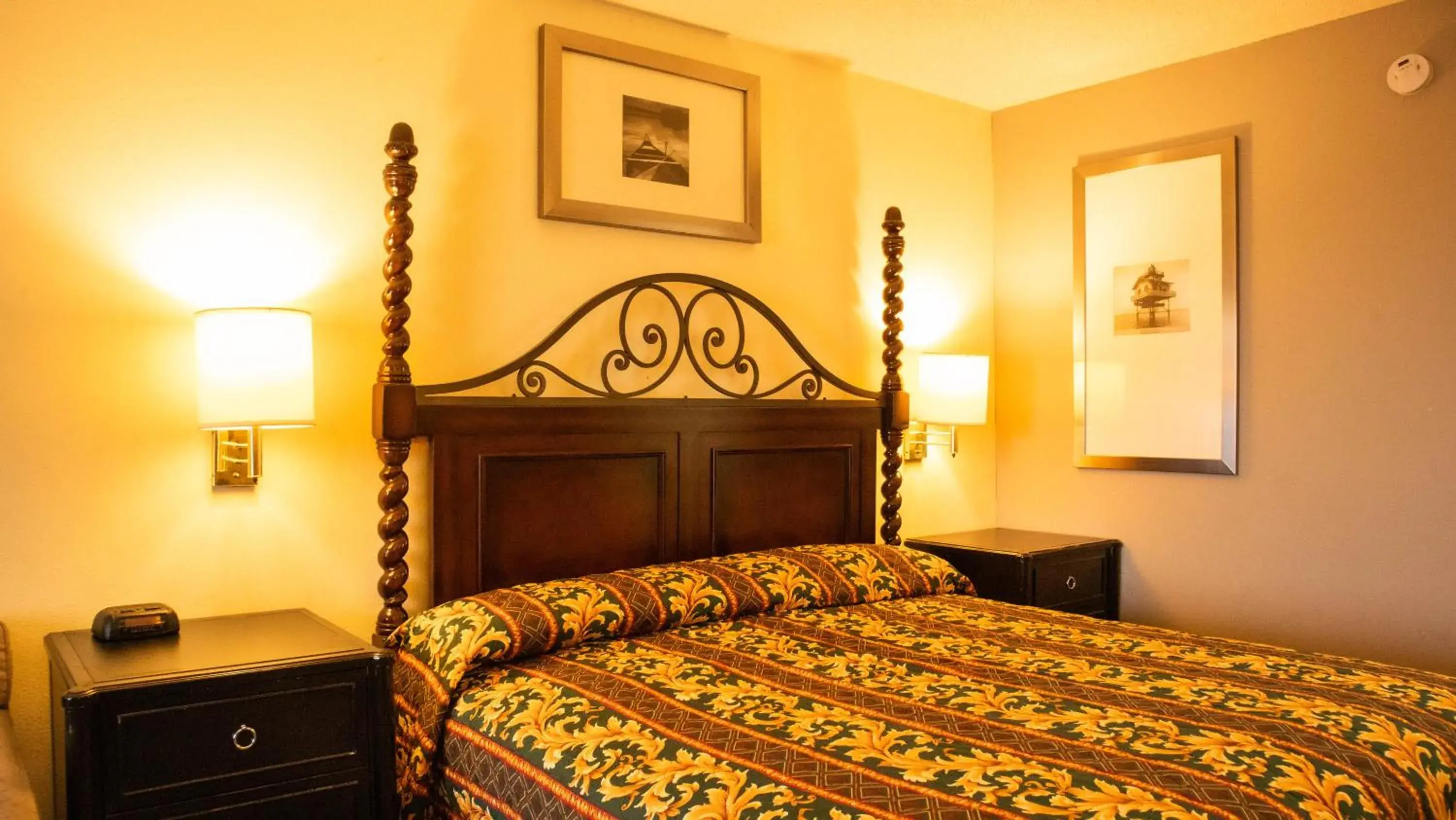 Deluxe King Room in Executive Inn Yanceyville Deluxe King Room in Executive Inn Yanceyville