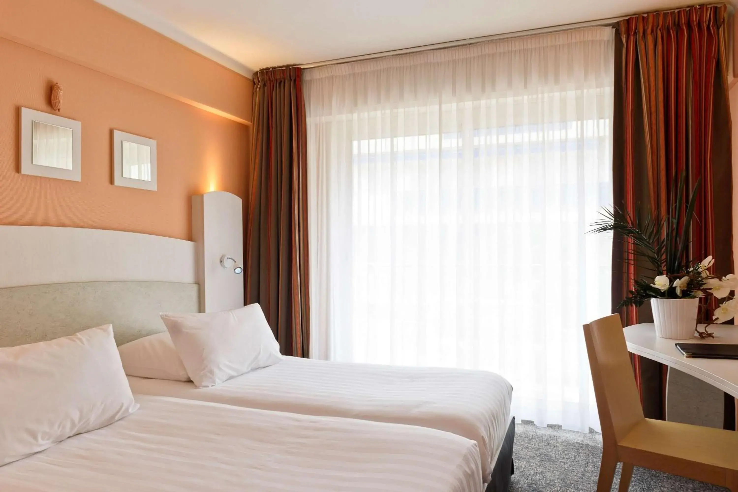 Comfort Twin Room in Best Western Astoria Comfort Twin Room in Best Western Astoria