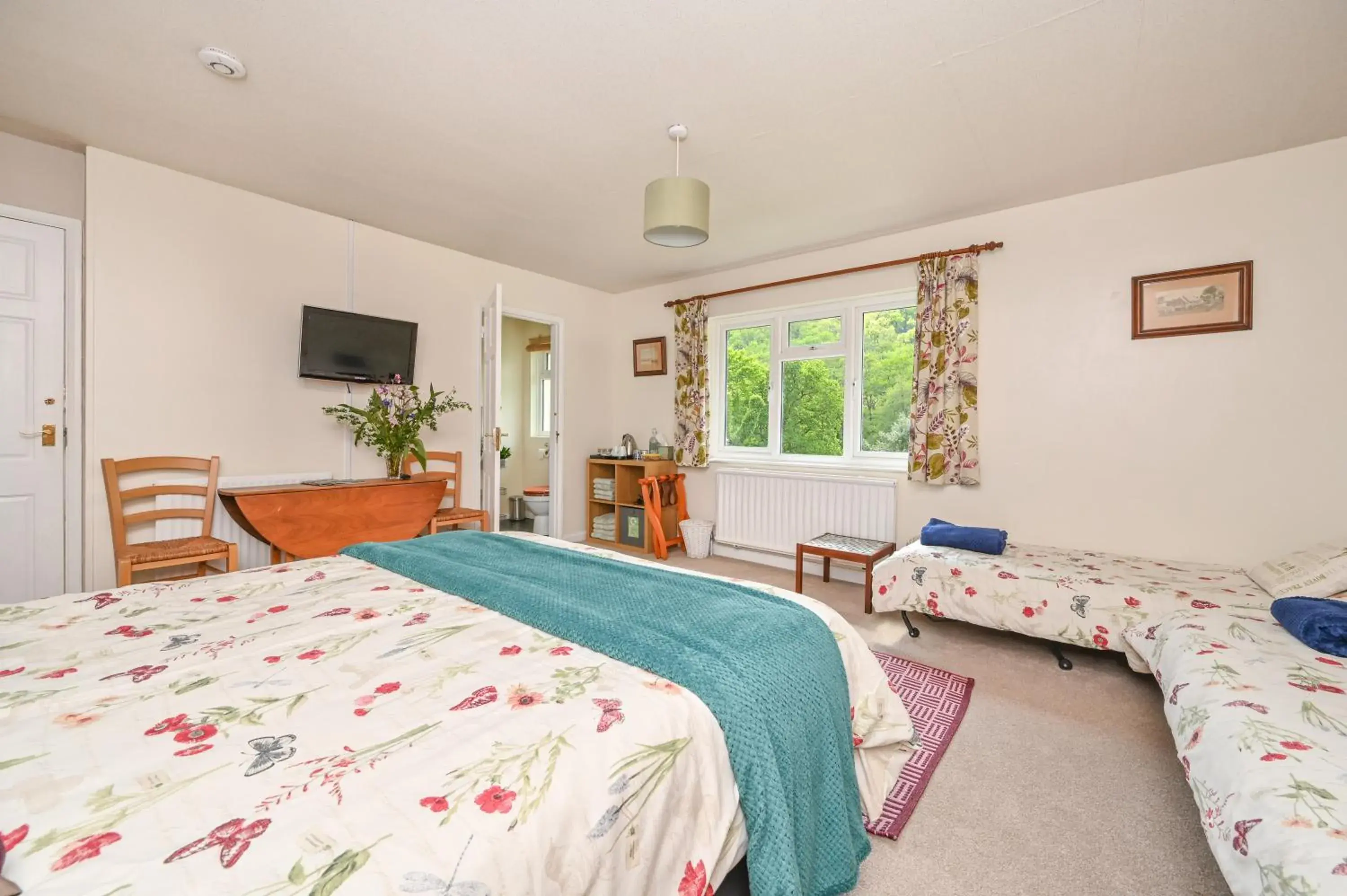 Family Room with Bathroom in Wray Valley Family Room with Bathroom in Wray Valley