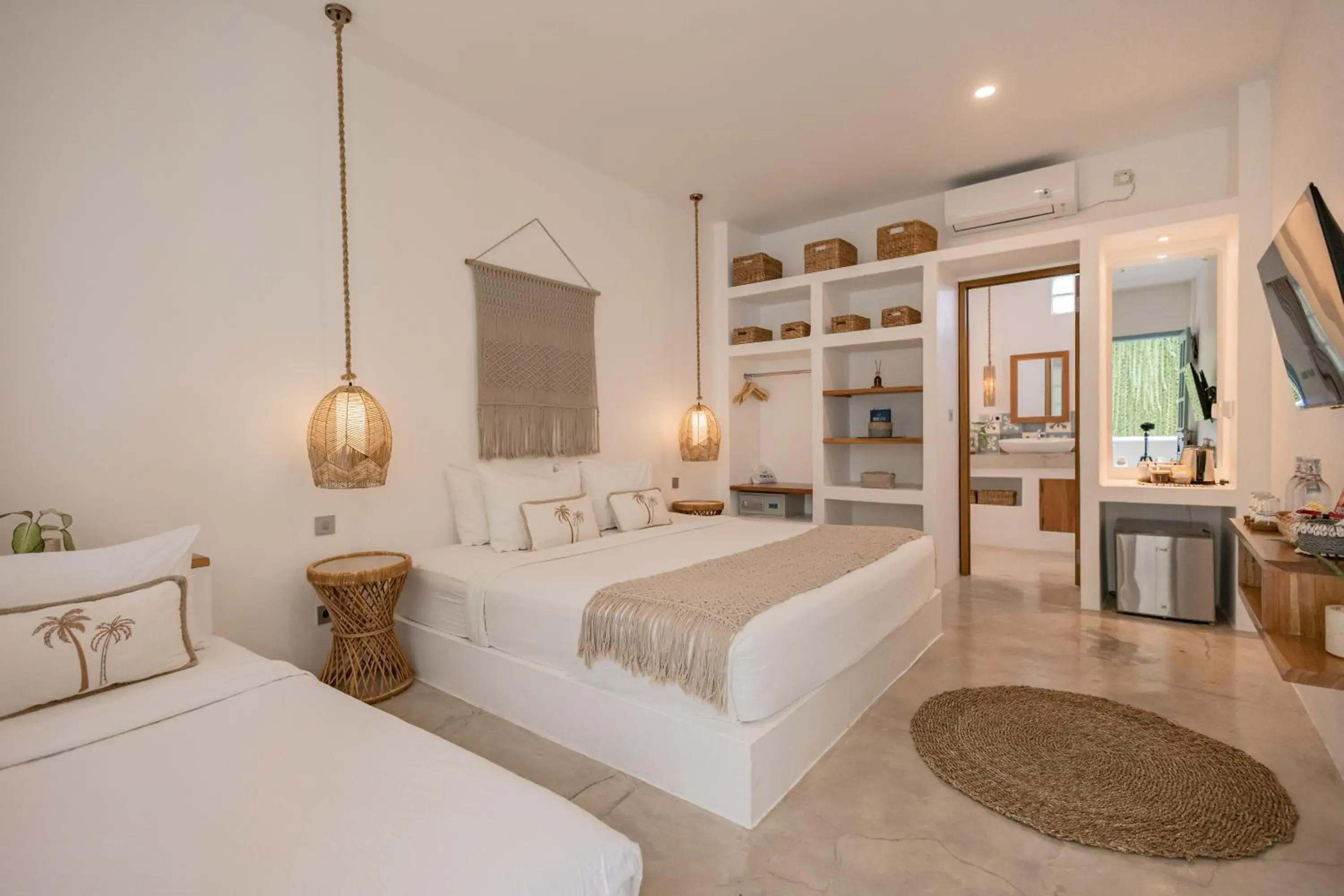 Deluxe Double Room with Extra Bed in Seaesta Komodo Hotel & Hostel Deluxe Double Room with Extra Bed in Seaesta Komodo Hotel & Hostel