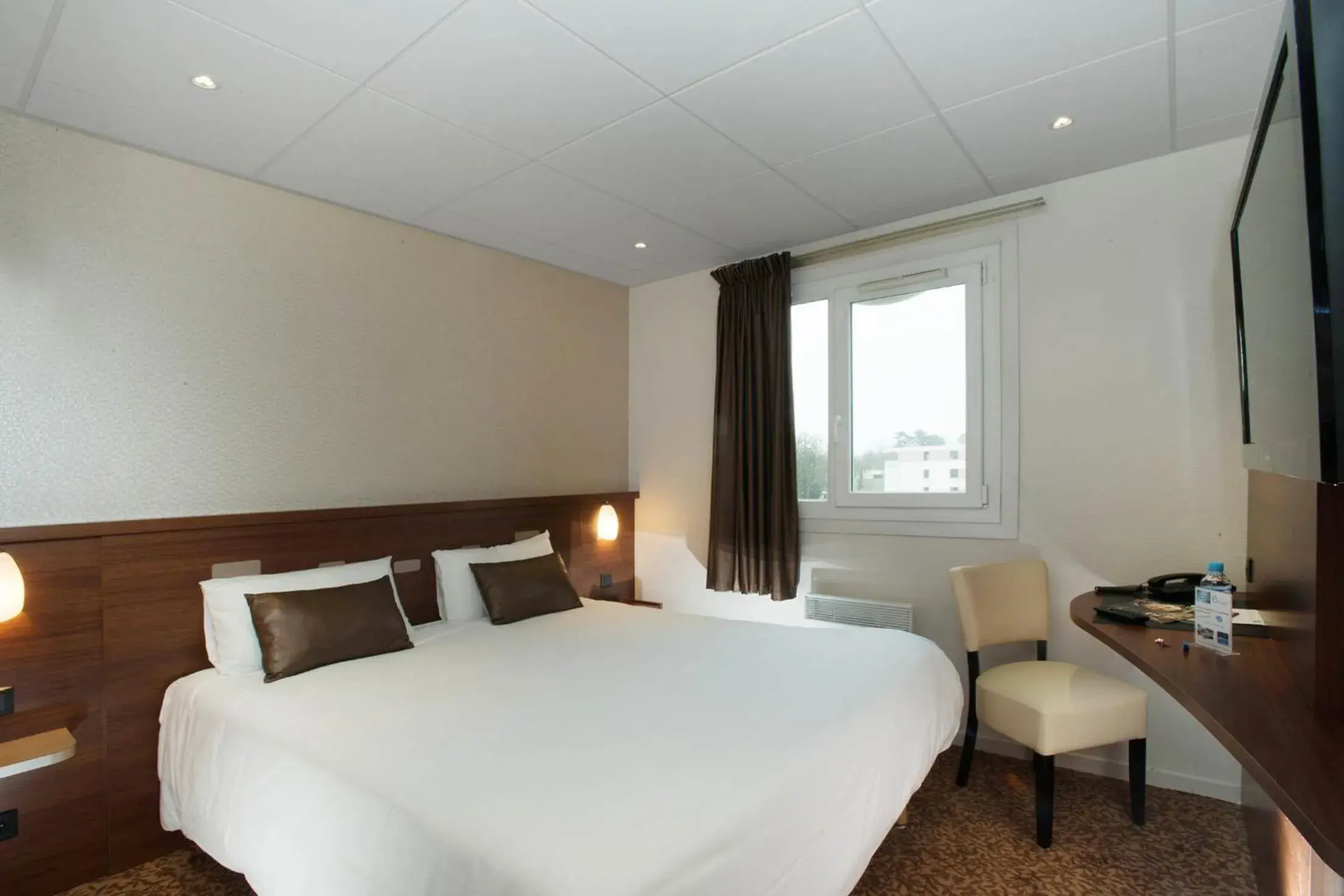 Comfort Double Room in Brit Hotel Tours Sud – Le Cheops Comfort Double Room in Brit Hotel Tours Sud – Le Cheops