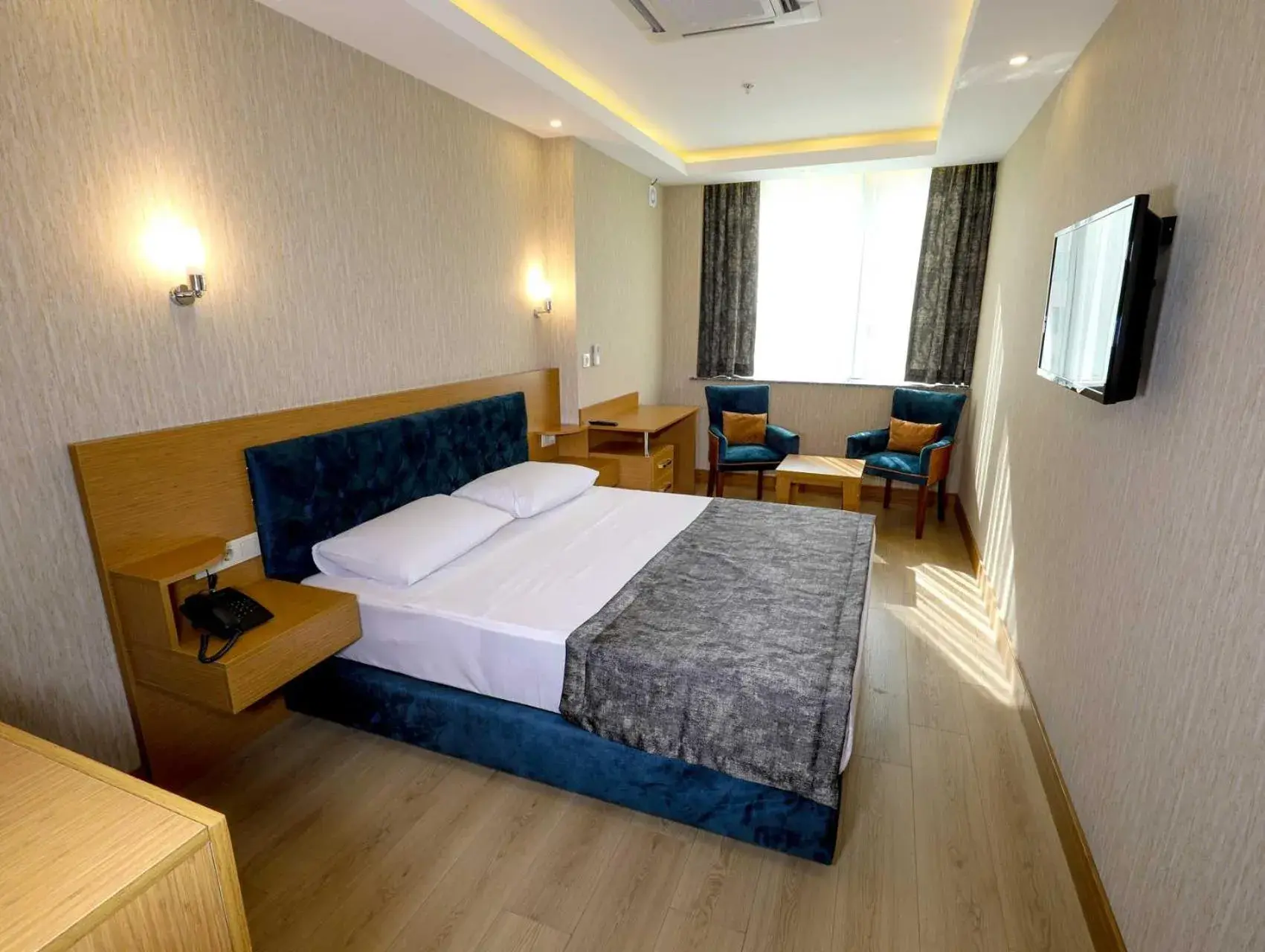 Standard Double Room in Grand Elmira Suites Standard Double Room in Grand Elmira Suites