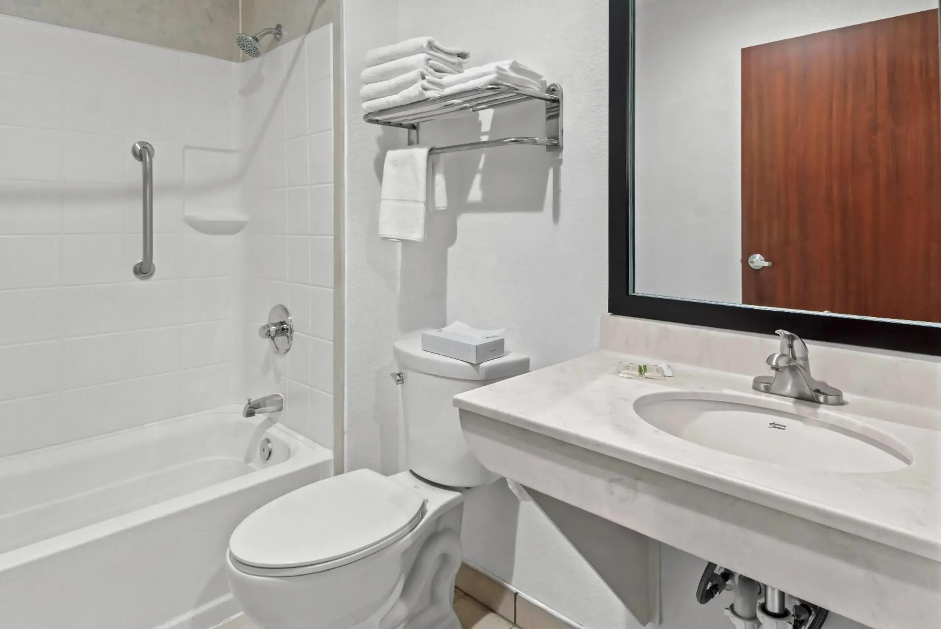 2 Queen Beds, Mobility/Hearing Accessible Room, Bathtub w/ Grab Bar, Non-Smoking in Super 8 by Wyndham Weatherford 2 Queen Beds, Mobility/Hearing Accessible Room, Bathtub w/ Grab Bar, Non-Smoking in Super 8 by Wyndham Weatherford