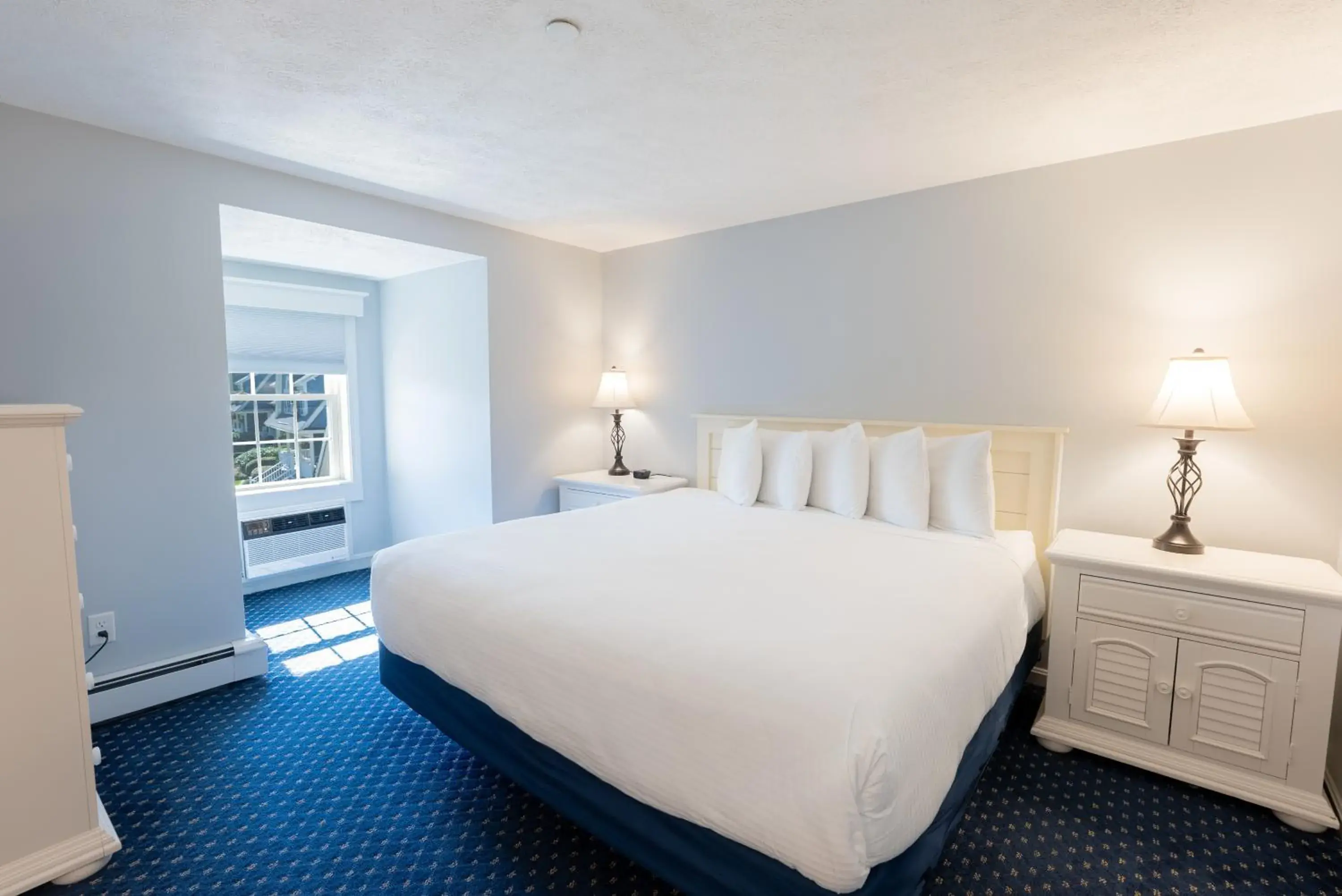 King Suite with Balcony in Seacastles Resort King Suite with Balcony in Seacastles Resort