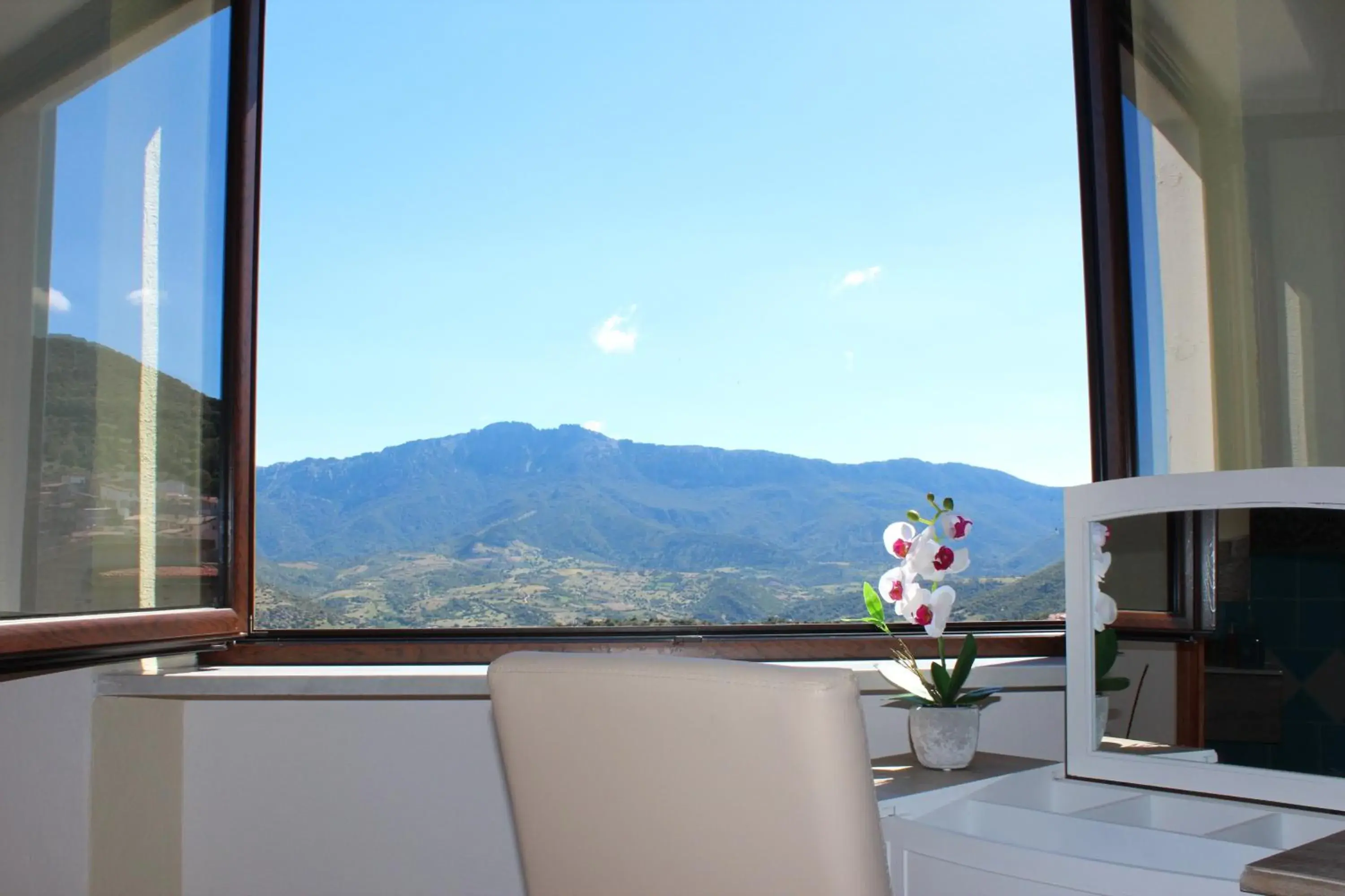 Double Room with Mountain View in b&b il Portico Orgosolo Double Room with Mountain View in b&b il Portico Orgosolo