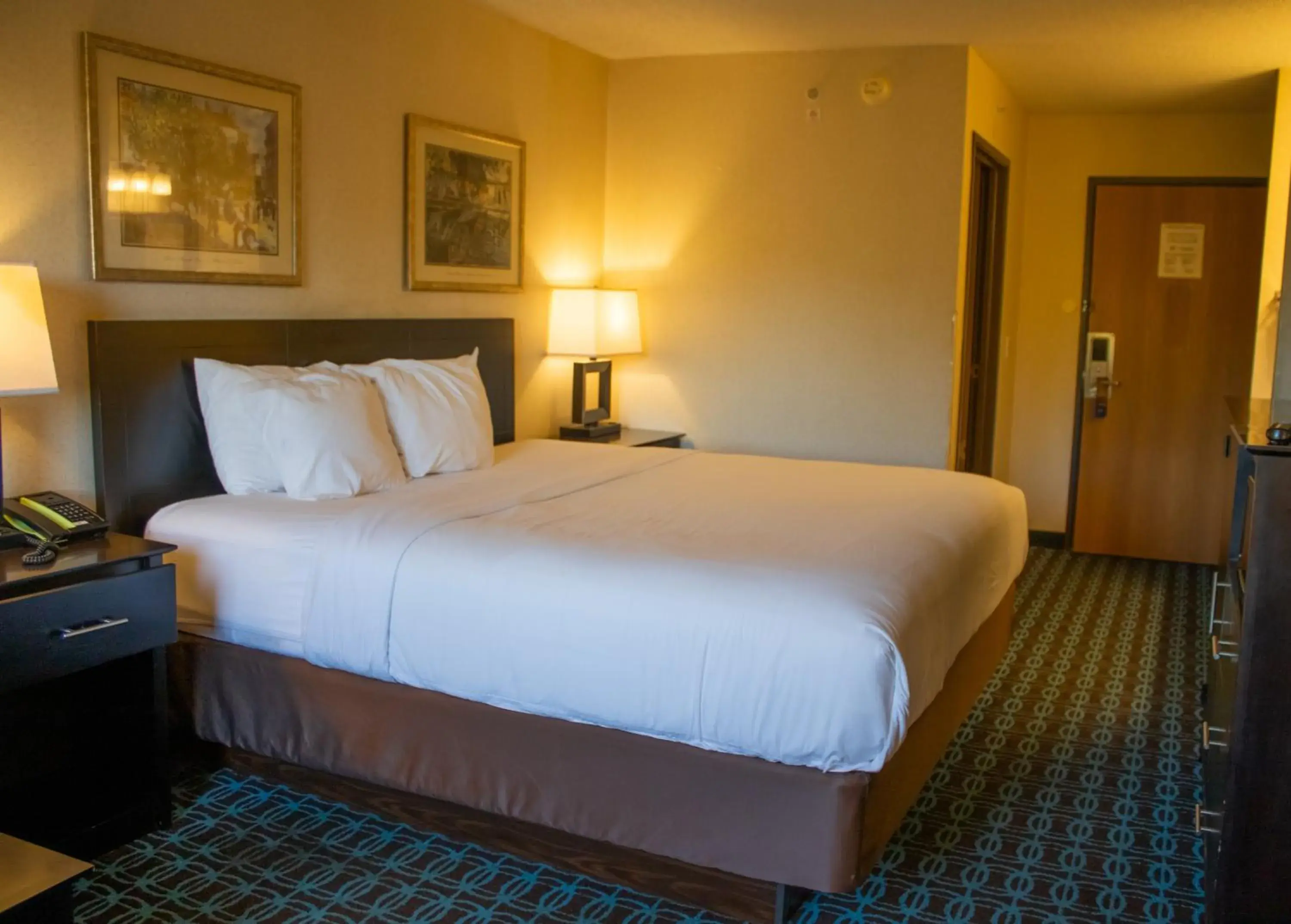 King Room in Baymont by Wyndham Howell/Brighton King Room in Baymont by Wyndham Howell/Brighton