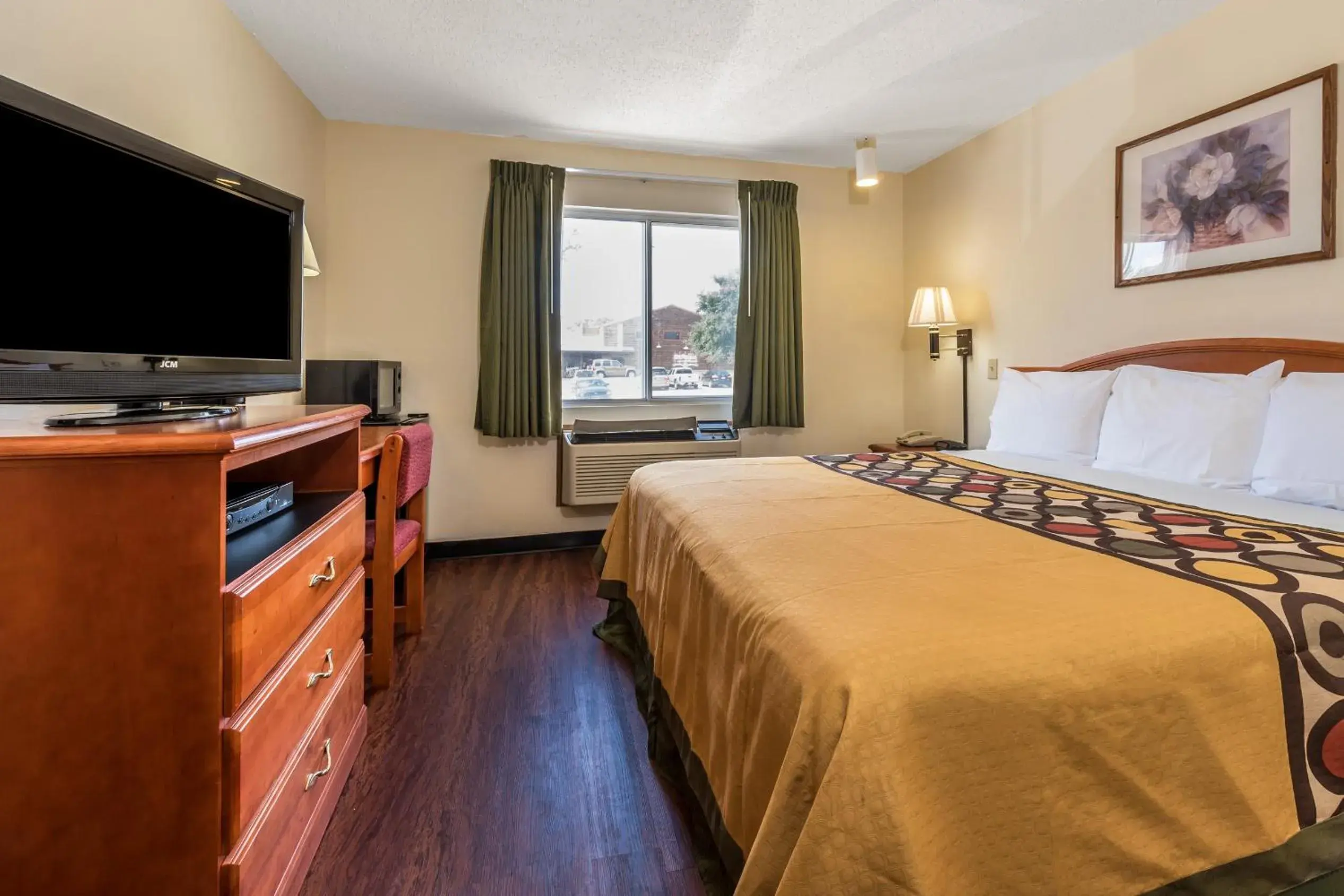 King Room - Smoking in Super 8 by Wyndham Denton King Room - Smoking in Super 8 by Wyndham Denton