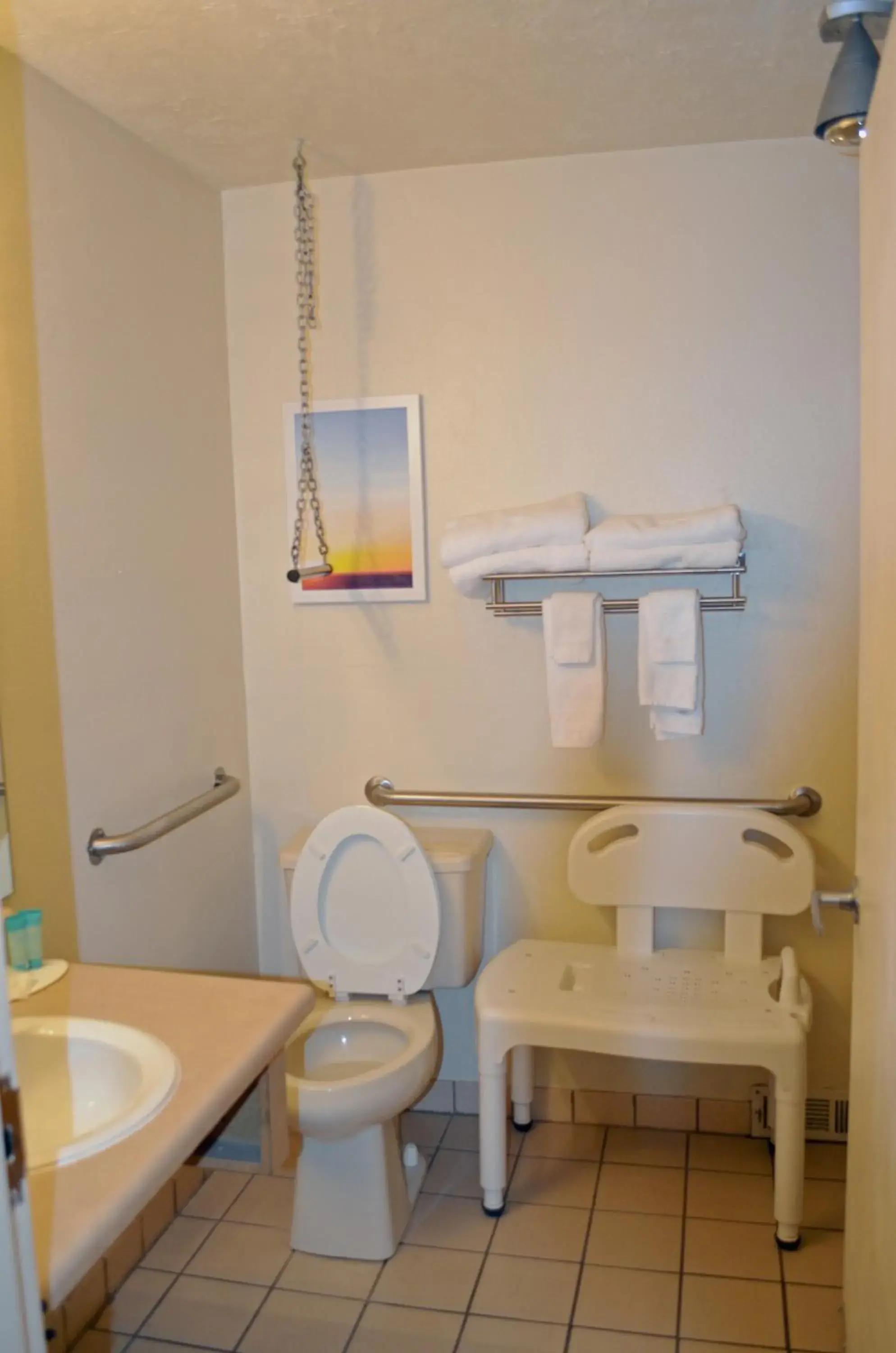 Queen Room - Disability Access in Hot Springs Hotel & Spa Queen Room - Disability Access in Hot Springs Hotel & Spa